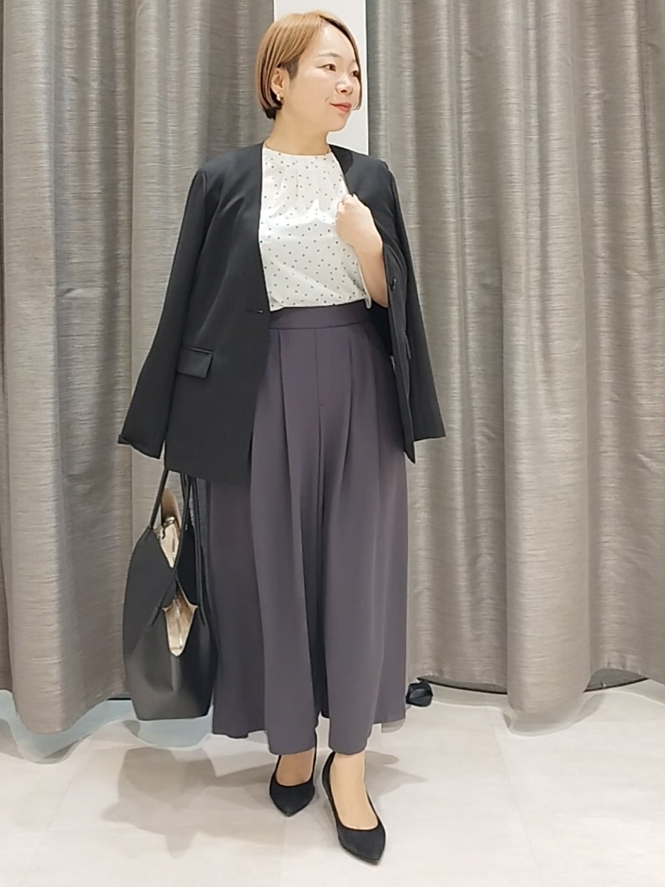 s u g iさんの「UNTITLED｜【さらりと快適/セットアップ可/UV/接触冷感】スラブカラーレスジャケット」を使ったコーディネート