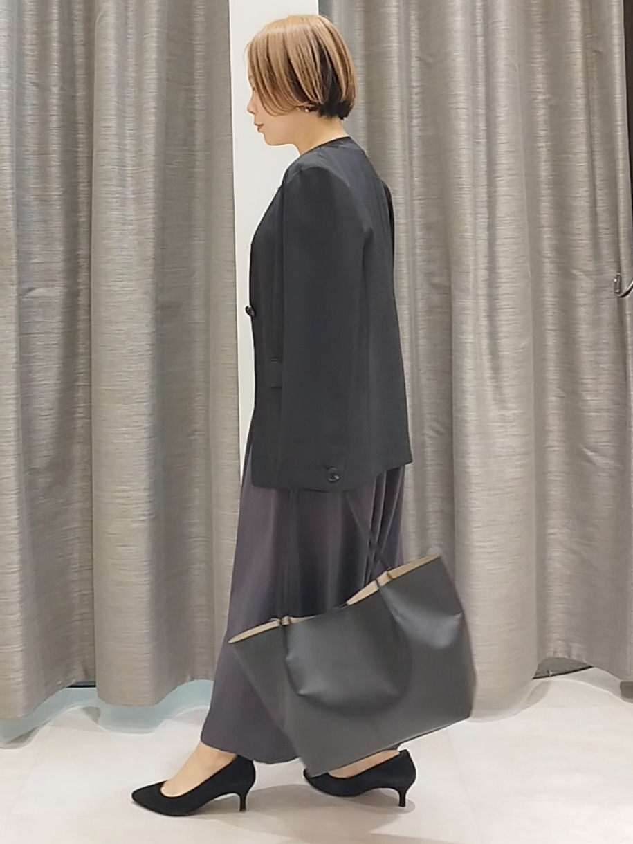 s u g iさんの「UNTITLED｜【さらりと快適/セットアップ可/UV/接触冷感】スラブカラーレスジャケット」を使ったコーディネート
