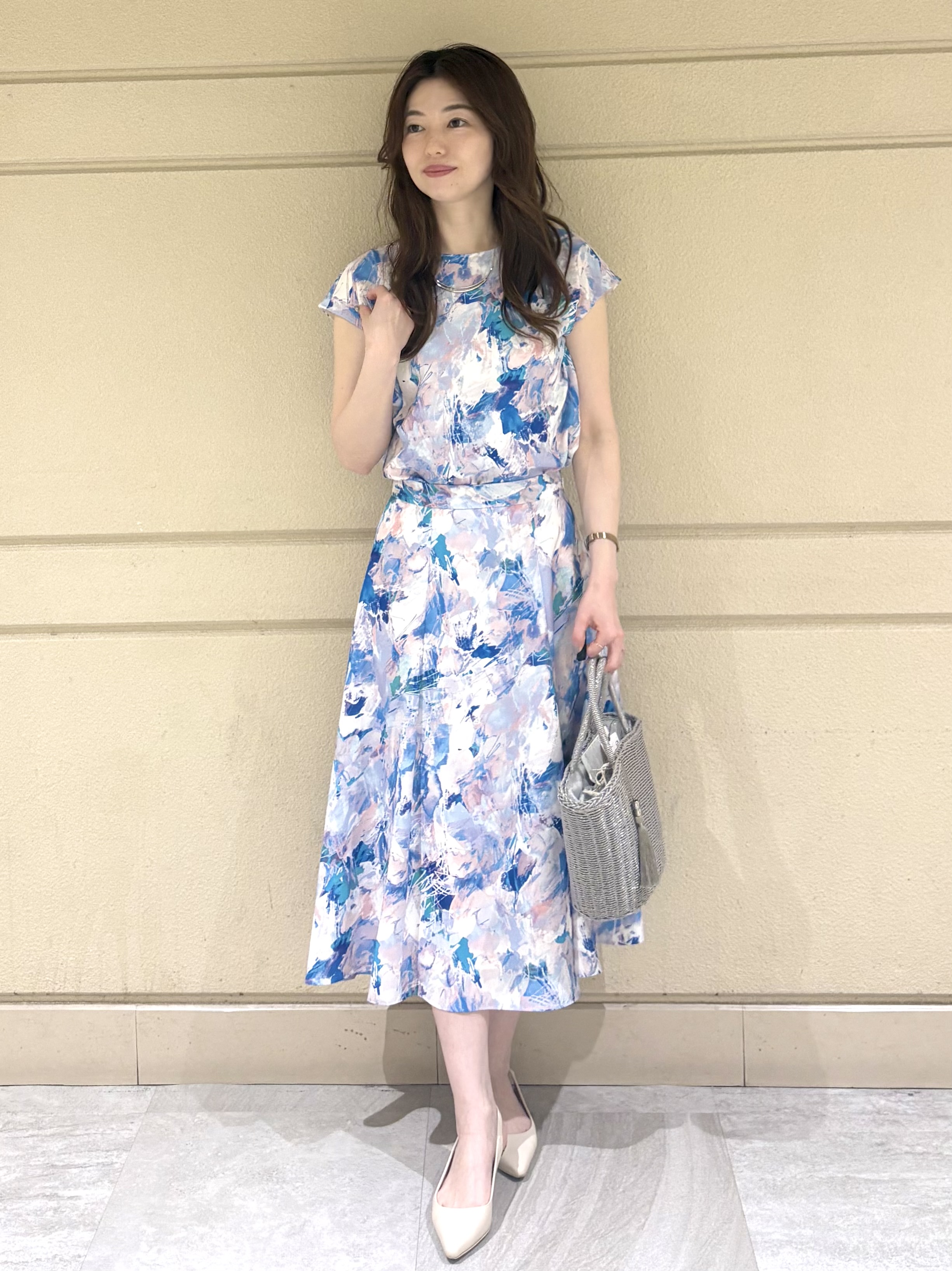 sakiさんの「COUP DE CHANCE｜【手洗い可／日本製／セットアップ可】アート的プリントブラウス」を使ったコーディネート