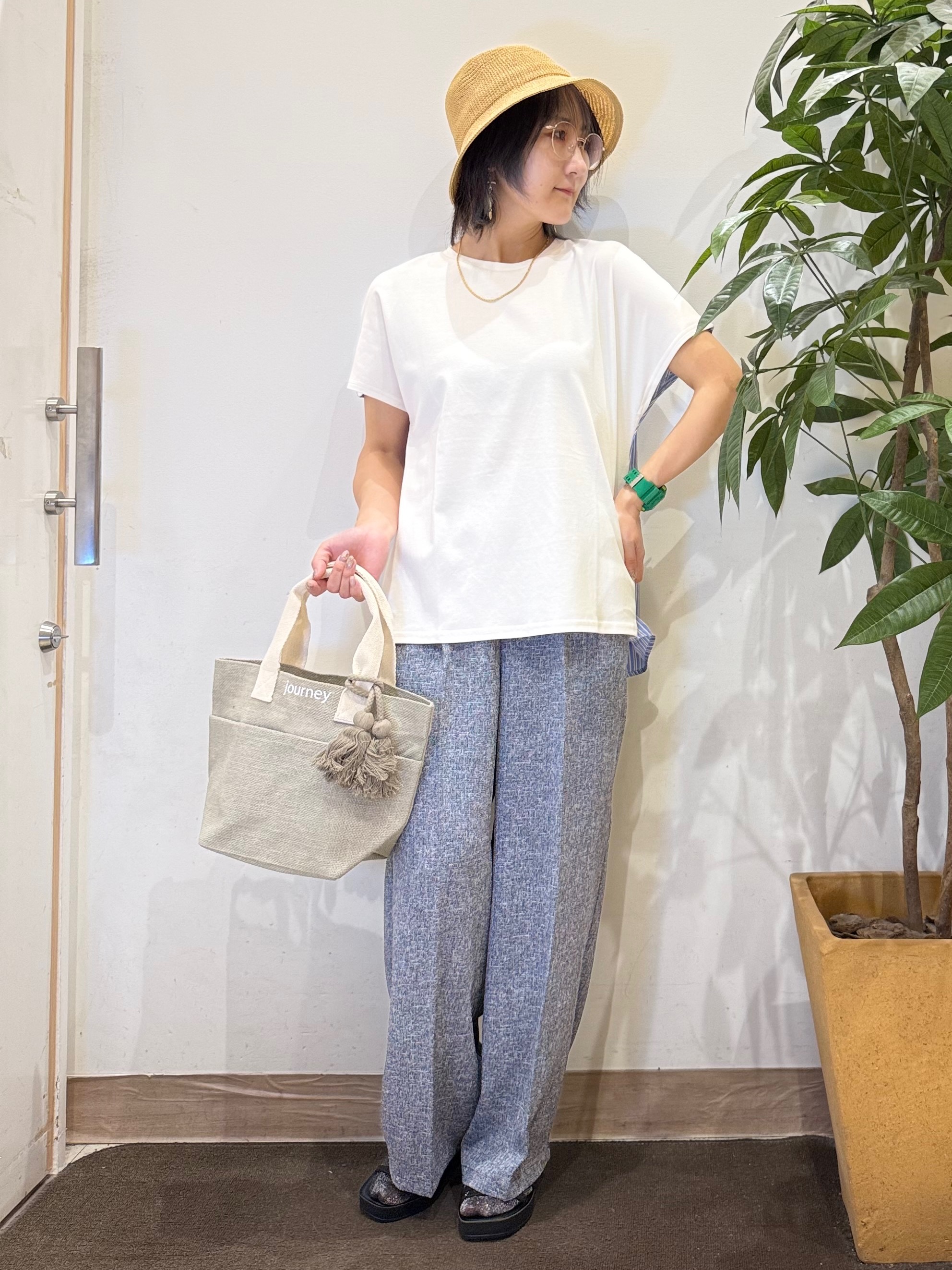misakiさんの「SHOO･LA･RUE｜【ひんやり/S-LL】インしない大人の爽やかスタイルに 前後異素材切替トップス」を使ったコーディネート