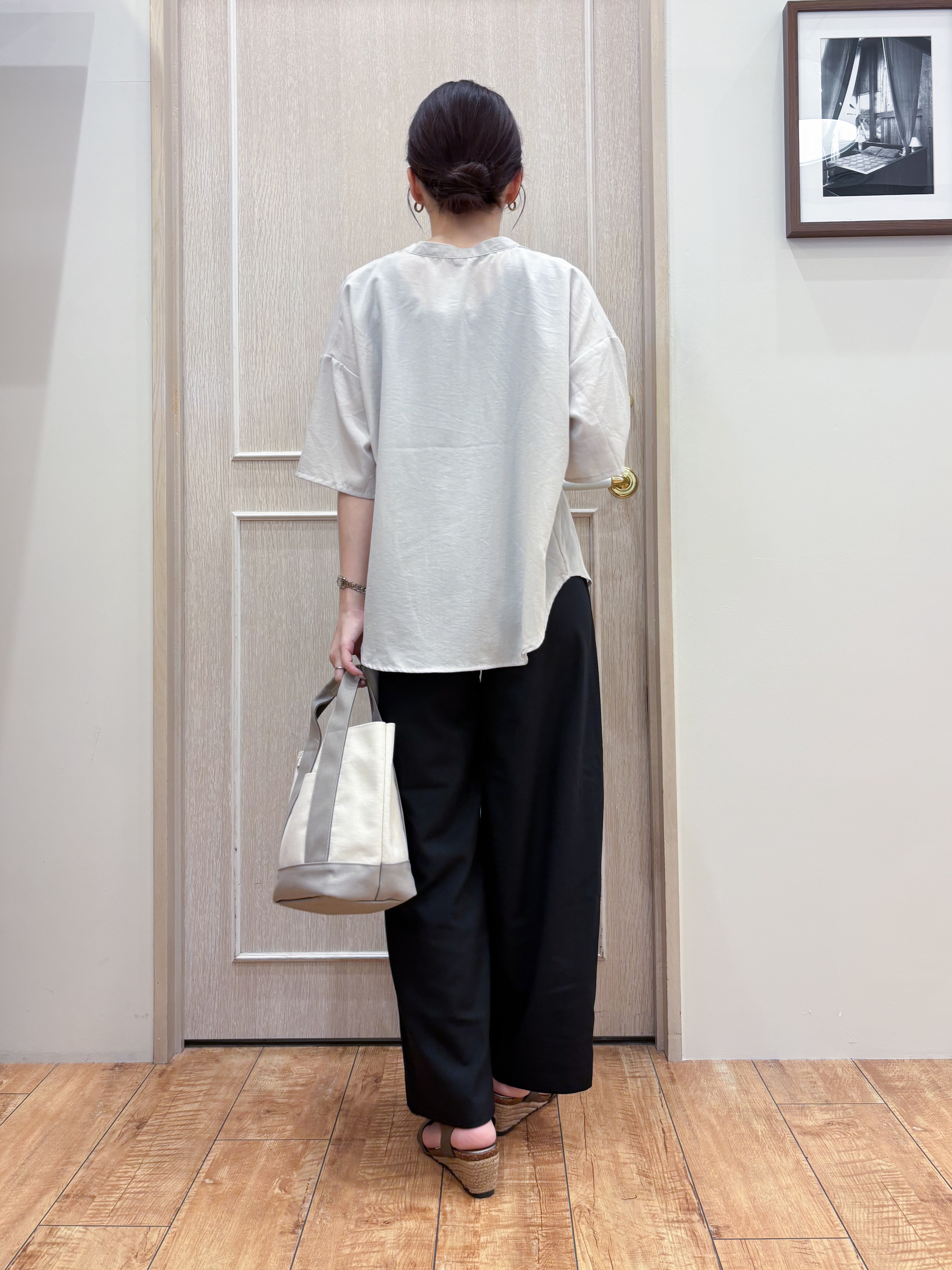 なみさんの「SHOO･LA･RUE｜【洗濯機可/S-LL】大人の抜け感 ゆるっと5分袖シャツ」を使ったコーディネート