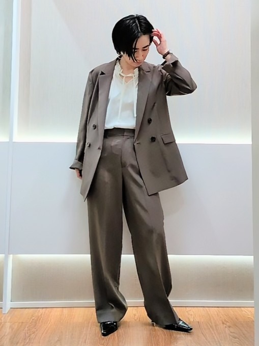 ミズタさんの「UNTITLED｜【新色追加/セットアップ可】エアリー ダブルブレストジャケット」を使ったコーディネート