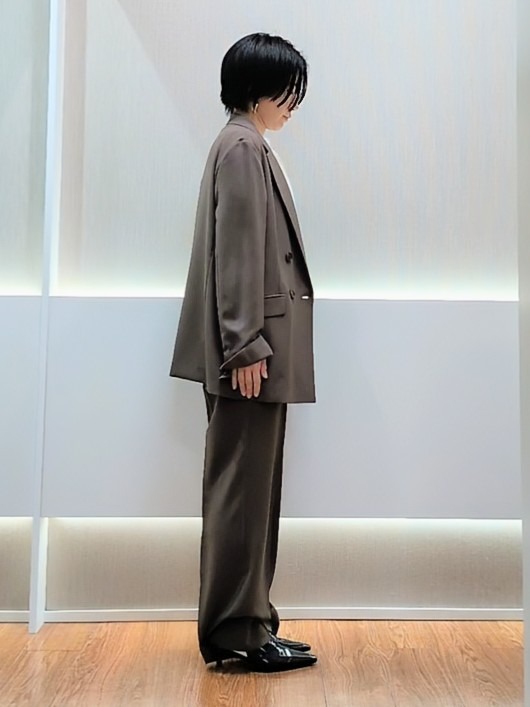 ミズタさんの「UNTITLED｜【新色追加/セットアップ可】エアリー ダブルブレストジャケット」を使ったコーディネート
