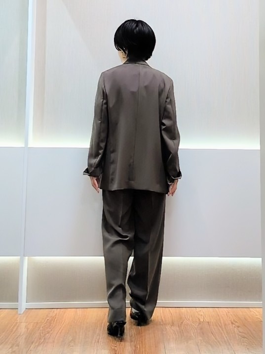 ミズタさんの「UNTITLED｜【新色追加/セットアップ可】エアリー ダブルブレストジャケット」を使ったコーディネート