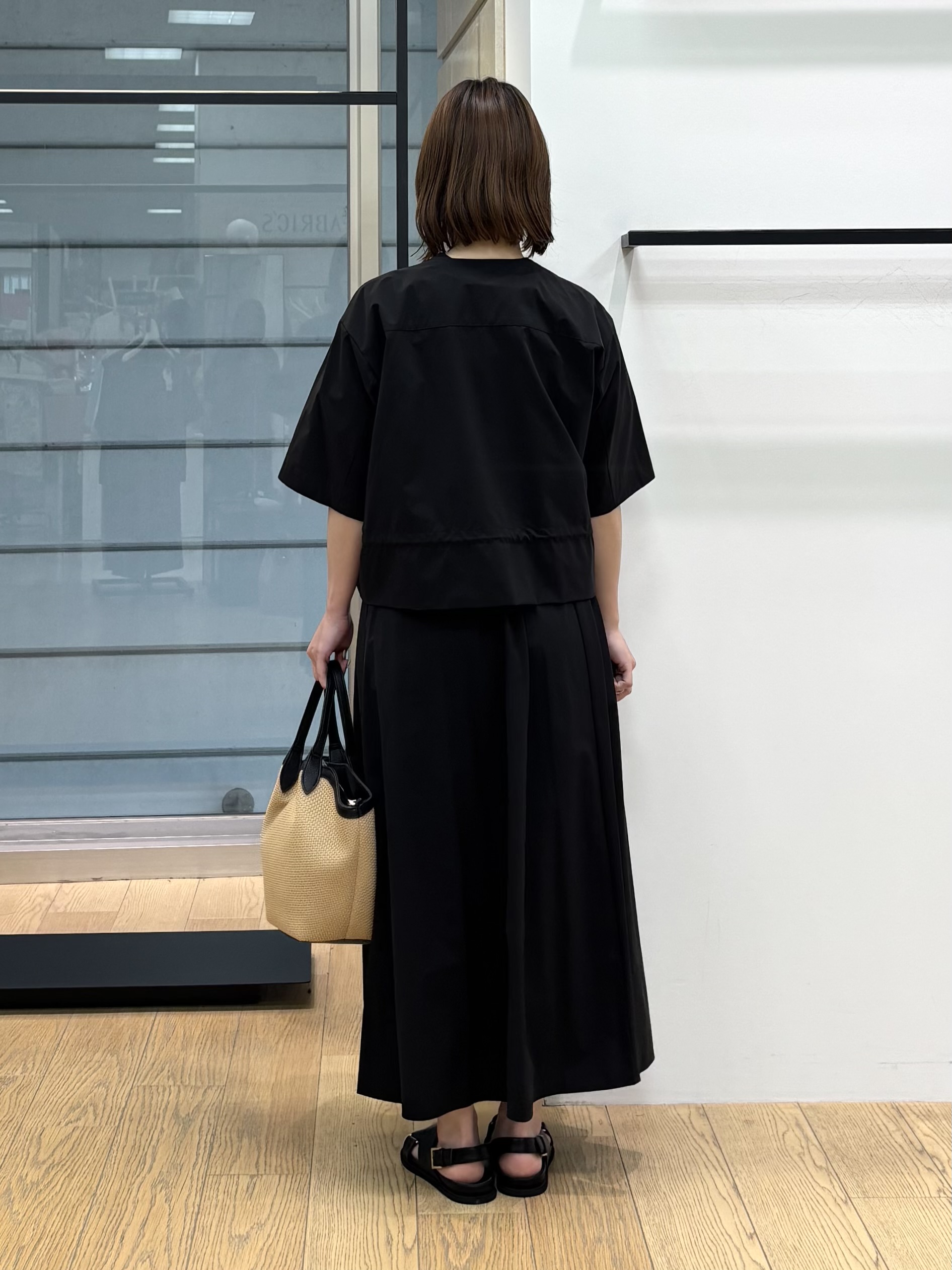 asamiさんの「INDIVI｜【撥水／UVケア／SETUP可能】軽量タックスキッパーブラウス」を使ったコーディネート