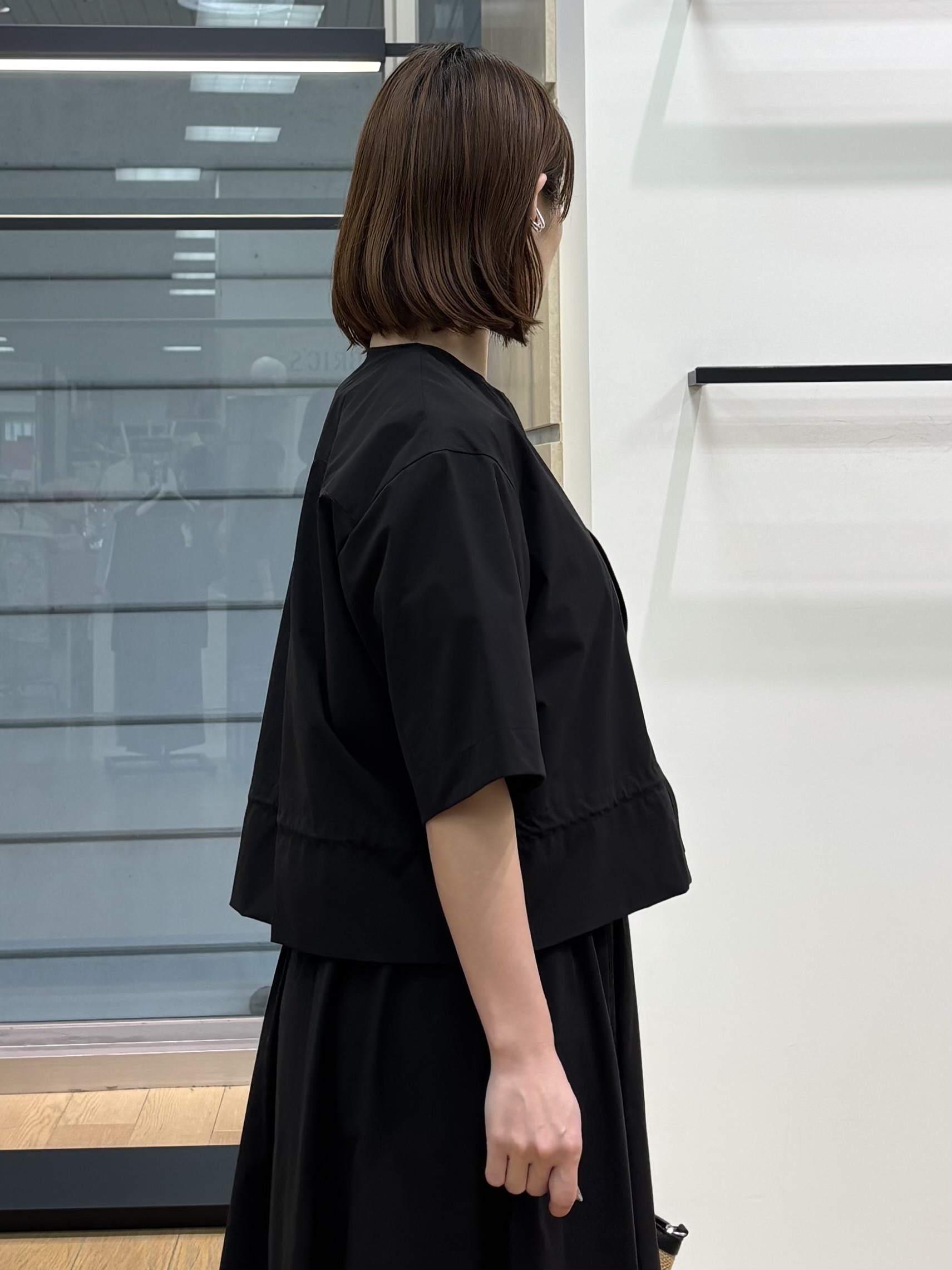 asamiさんの「INDIVI｜【撥水／UVケア／SETUP可能】軽量タックスキッパーブラウス」を使ったコーディネート