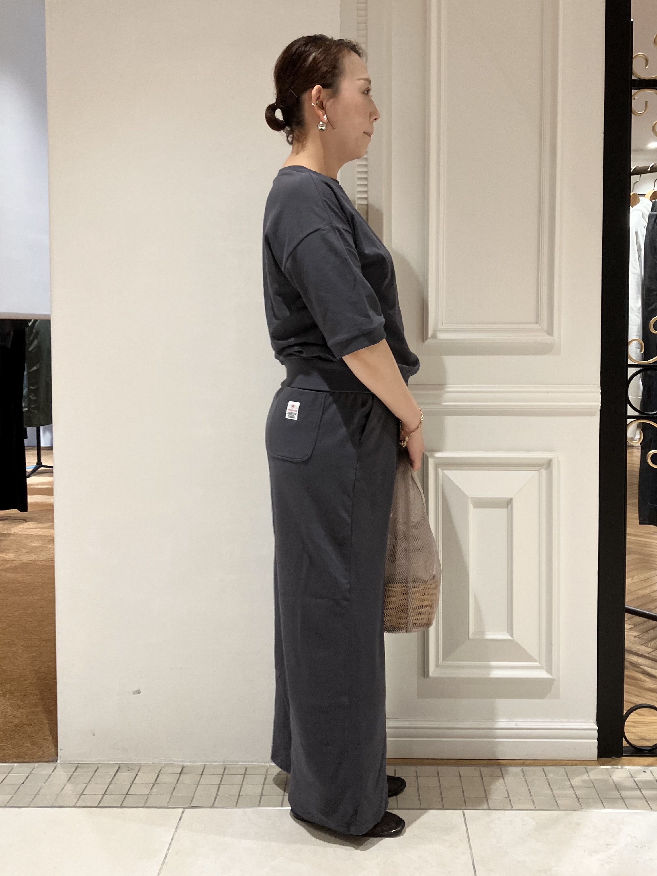 TAJIさんの「DRESSTERIOR｜【セットアップ可/ウォッシャブル】ストレッチ裏毛ハーフスリーブプルオーバー」を使ったコーディネート
