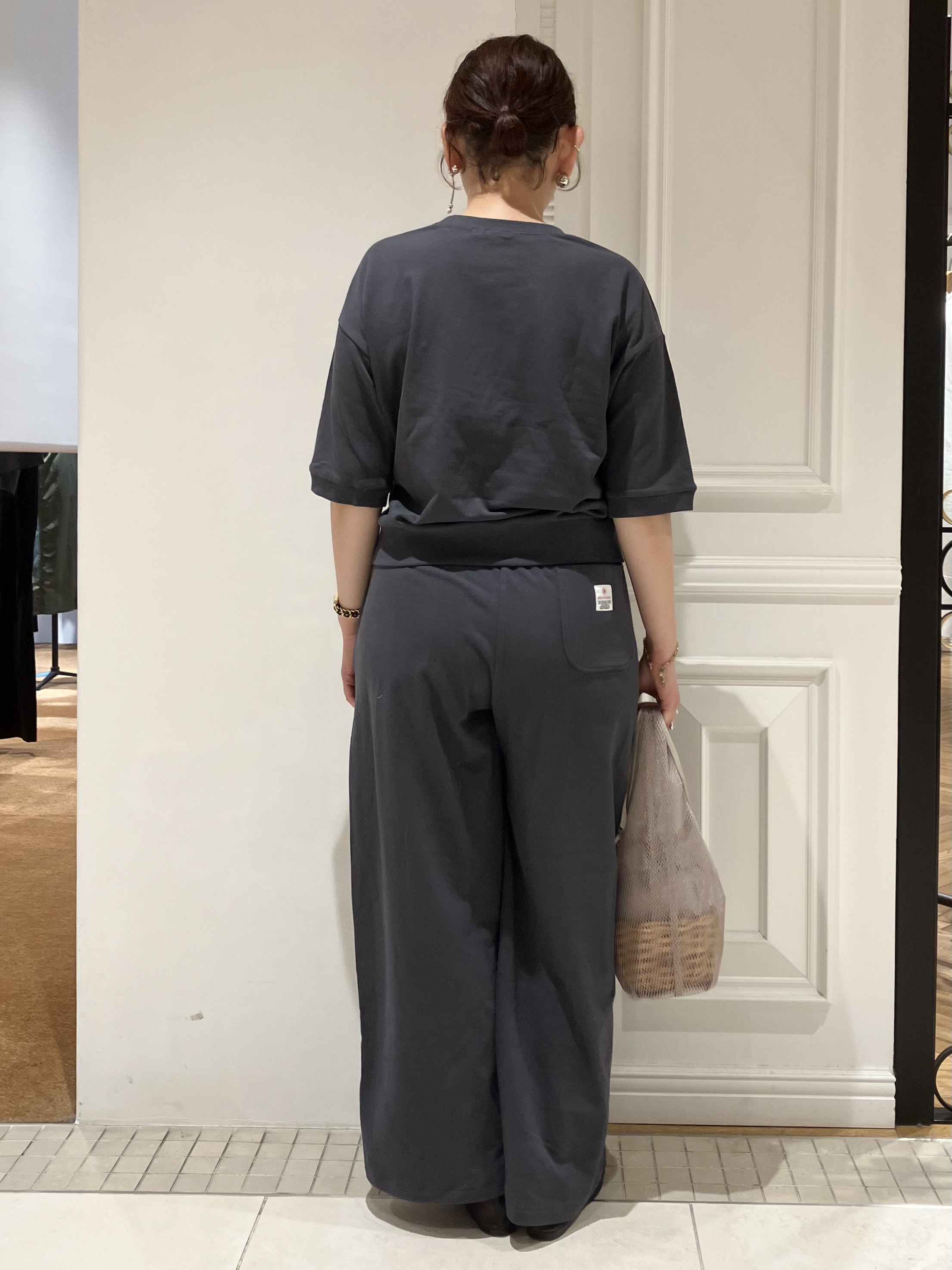TAJIさんの「DRESSTERIOR｜【セットアップ可/ウォッシャブル】ストレッチ裏毛ハーフスリーブプルオーバー」を使ったコーディネート