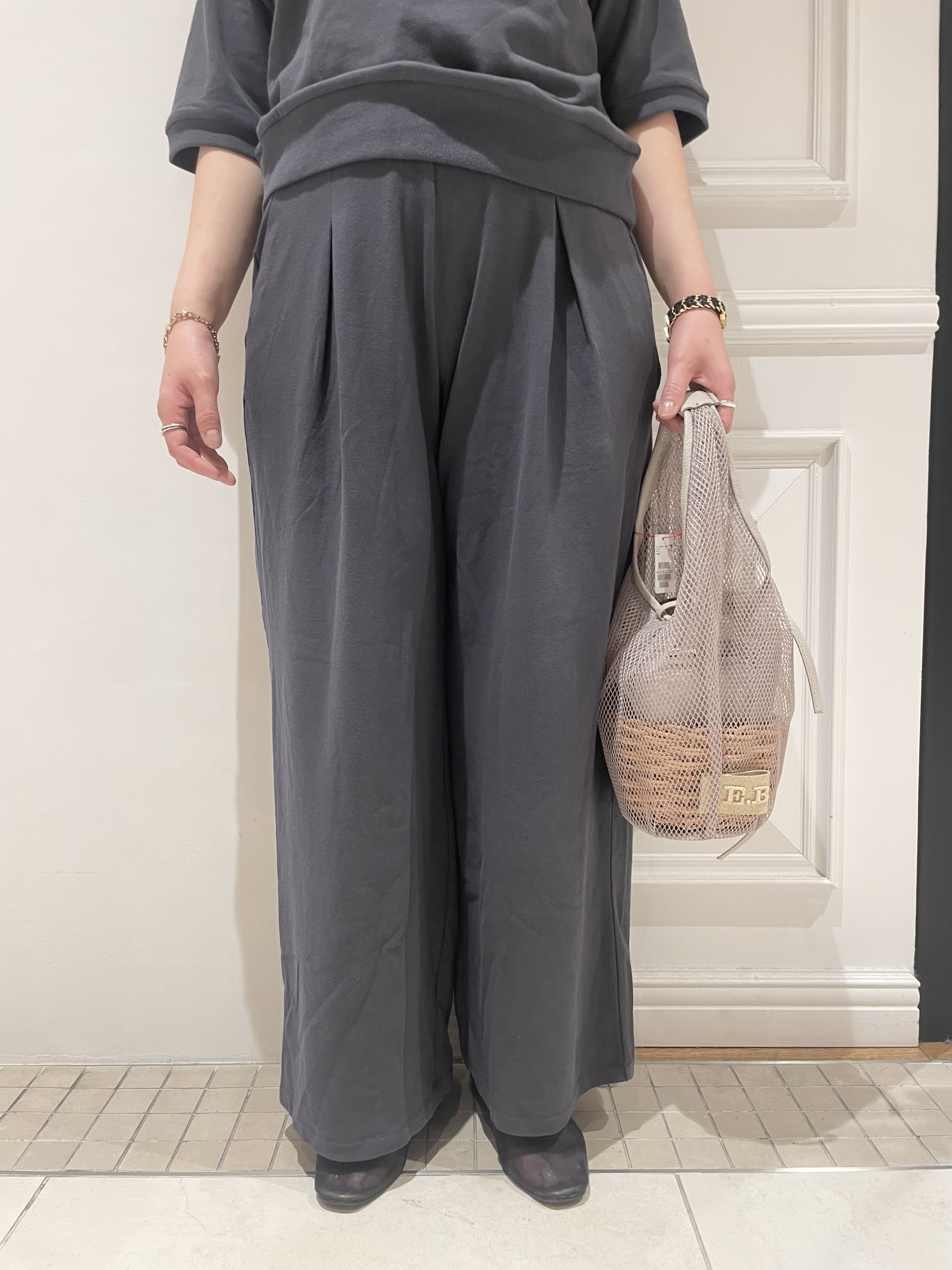 TAJIさんの「DRESSTERIOR｜【セットアップ可/ウォッシャブル】ストレッチ裏毛ハーフスリーブプルオーバー」を使ったコーディネート