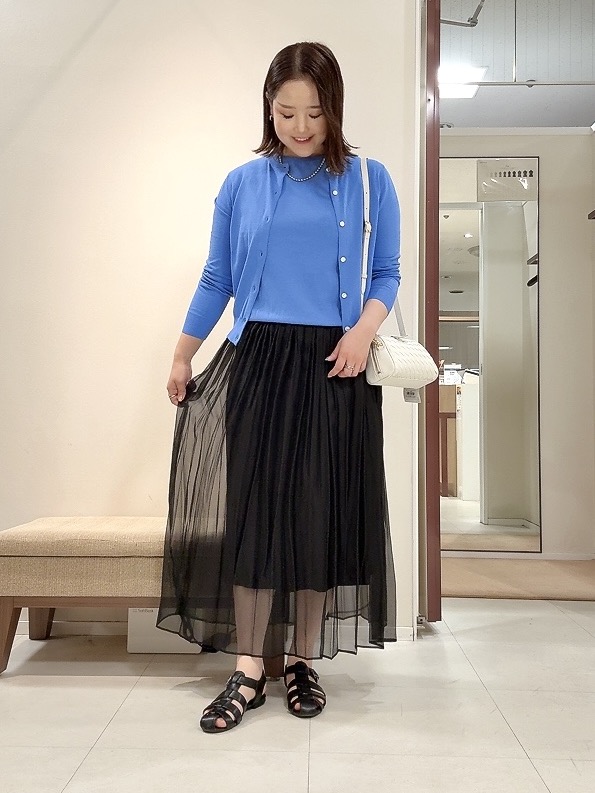 YUIさんの「UNTITLED｜【9色展開/アンサンブル可】コットンクルーネックカーディガン」を使ったコーディネート
