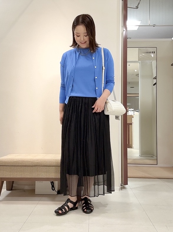 YUIさんの「UNTITLED｜【9色展開/アンサンブル可】コットンクルーネックカーディガン」を使ったコーディネート