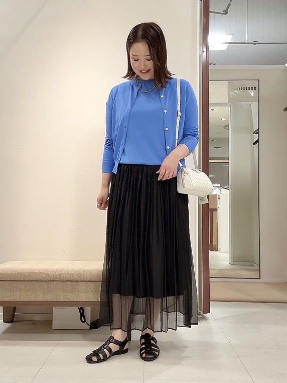 YUIさんの「UNTITLED｜【9色展開/アンサンブル可】コットンクルーネックカーディガン」を使ったコーディネート