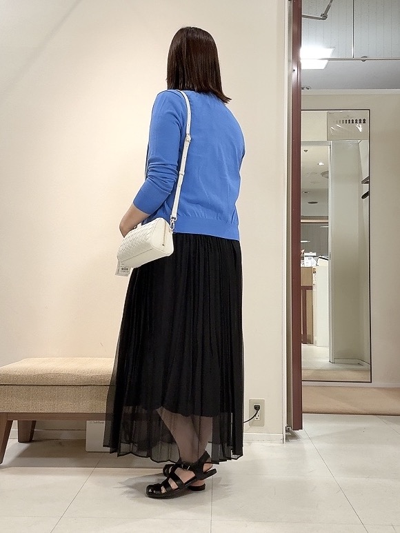 YUIさんの「UNTITLED｜【9色展開/アンサンブル可】コットンクルーネックカーディガン」を使ったコーディネート