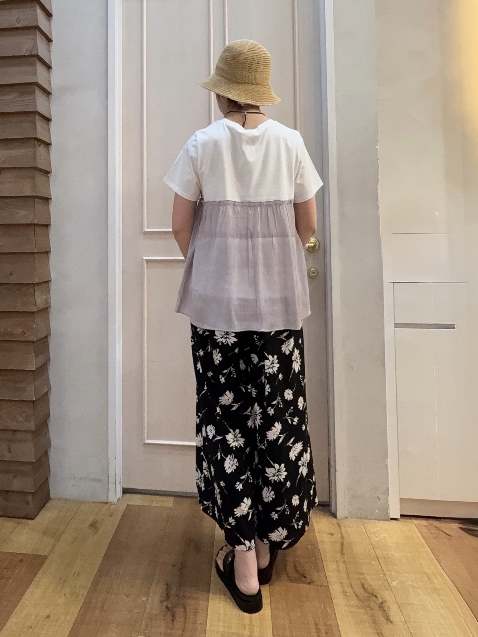 きょんさんの「SHOO･LA･RUE｜【ひんやり/S-LL】1枚でインせず決まる きらきらビスチェ風Tシャツ」を使ったコーディネート