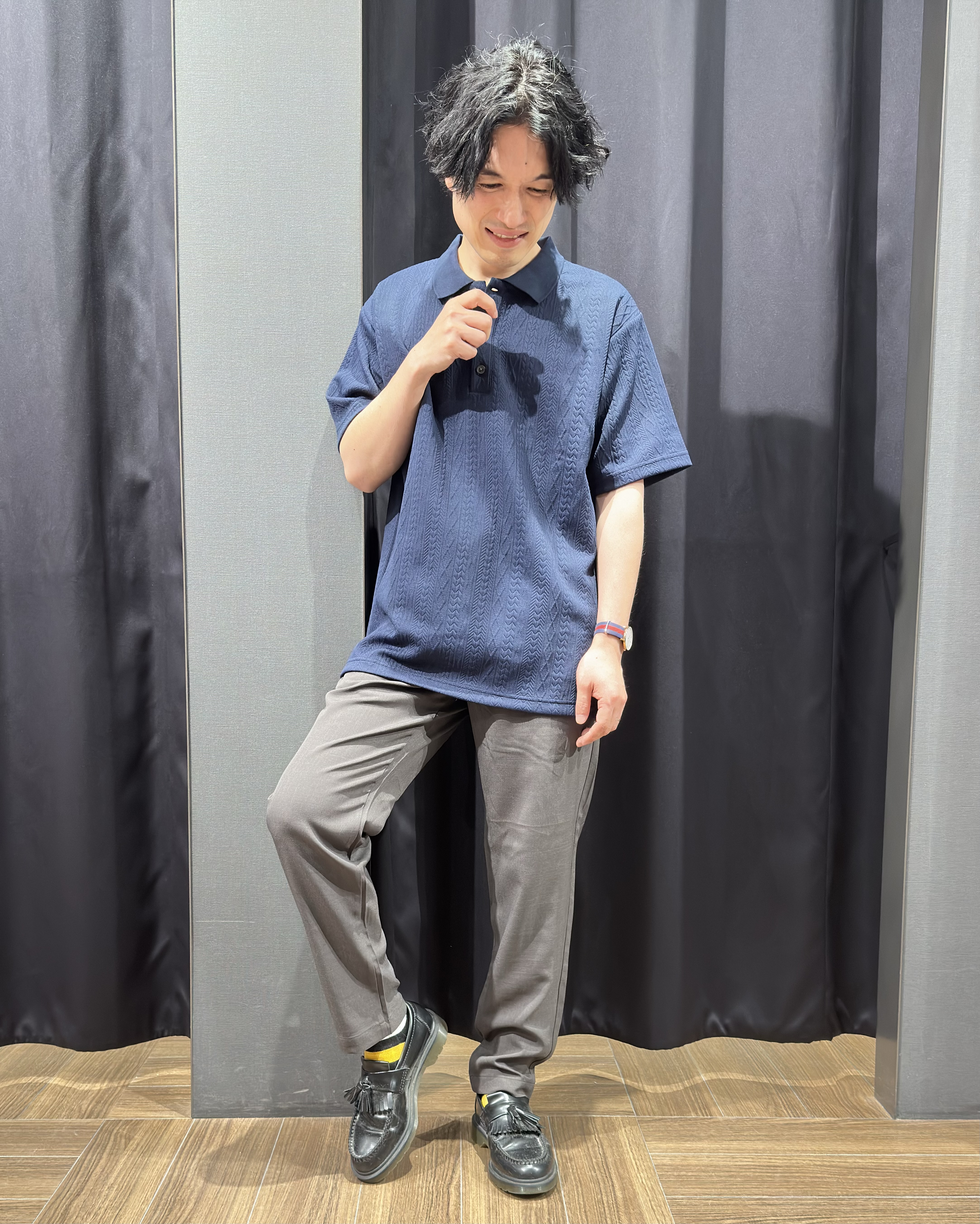 tomoyaさんの「THE SHOP TK｜【シンプルすぎない大人の表情】ケーブルフクレポロシャツ 吸水速乾/UVケア/洗濯機OK」を使ったコーディネート