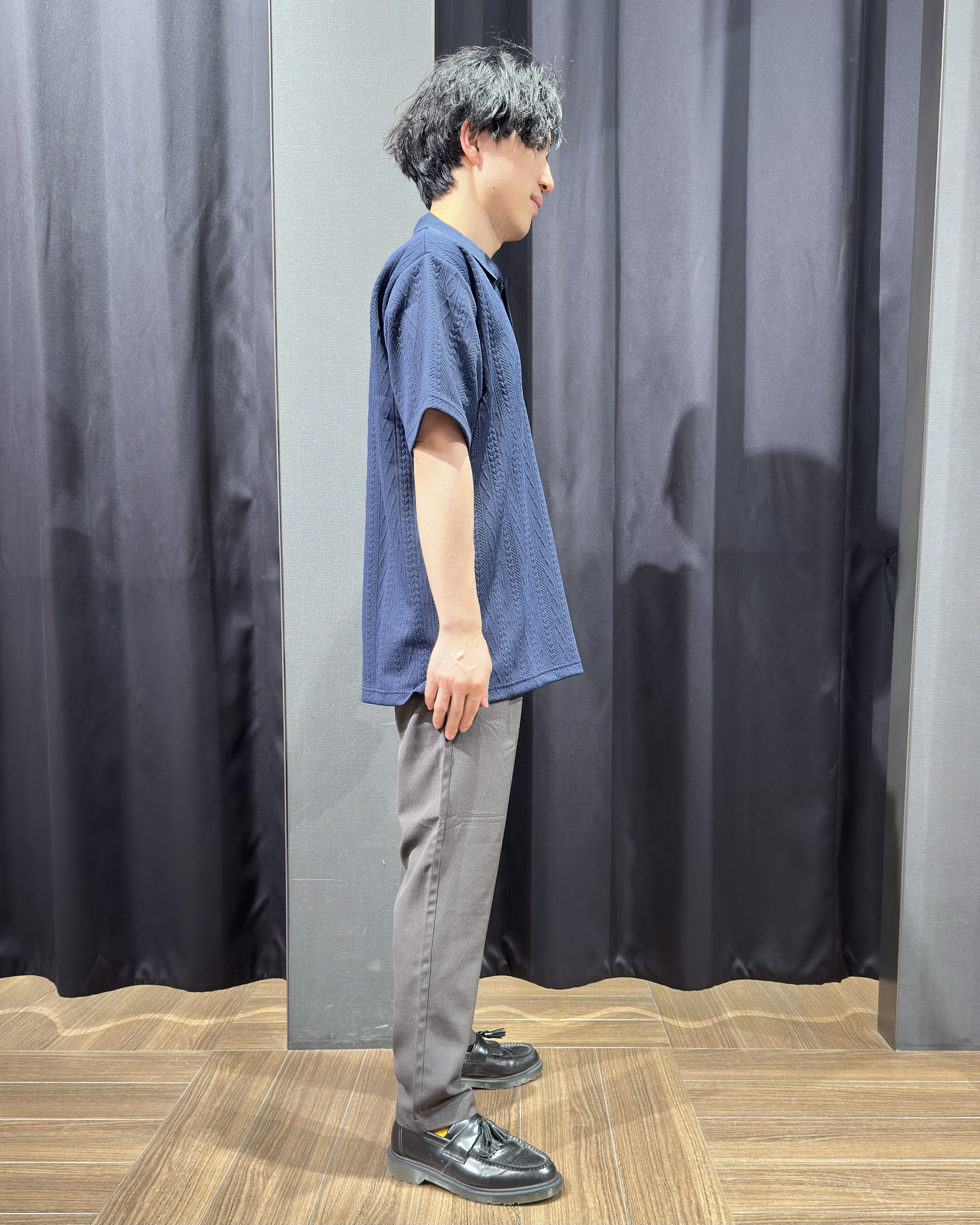 tomoyaさんの「THE SHOP TK｜【シンプルすぎない大人の表情】ケーブルフクレポロシャツ 吸水速乾/UVケア/洗濯機OK」を使ったコーディネート