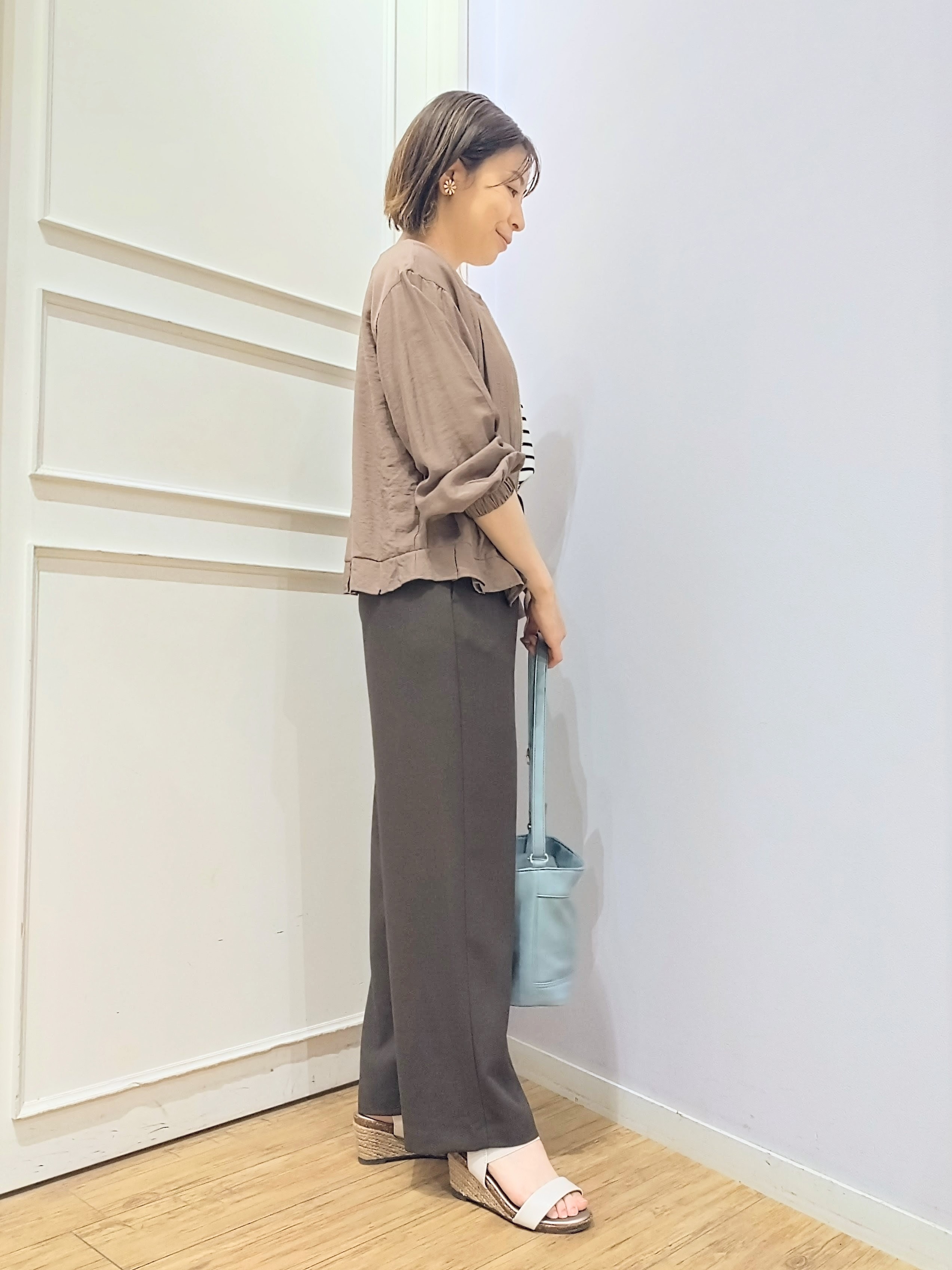 miomioさんの「SHOO･LA･RUE｜【毎日洗える/S-LL/ひんやり/UV】上半身すっきり 二の腕見せない5分袖ニット」を使ったコーディネート