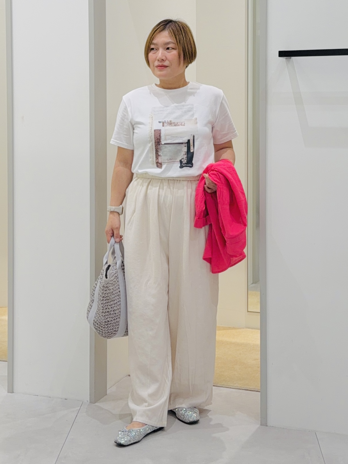 タナさんの「THE SHOP TK｜ポジティブカラーが映える　バイオウォッシュバックギャザーシャツ」を使ったコーディネート