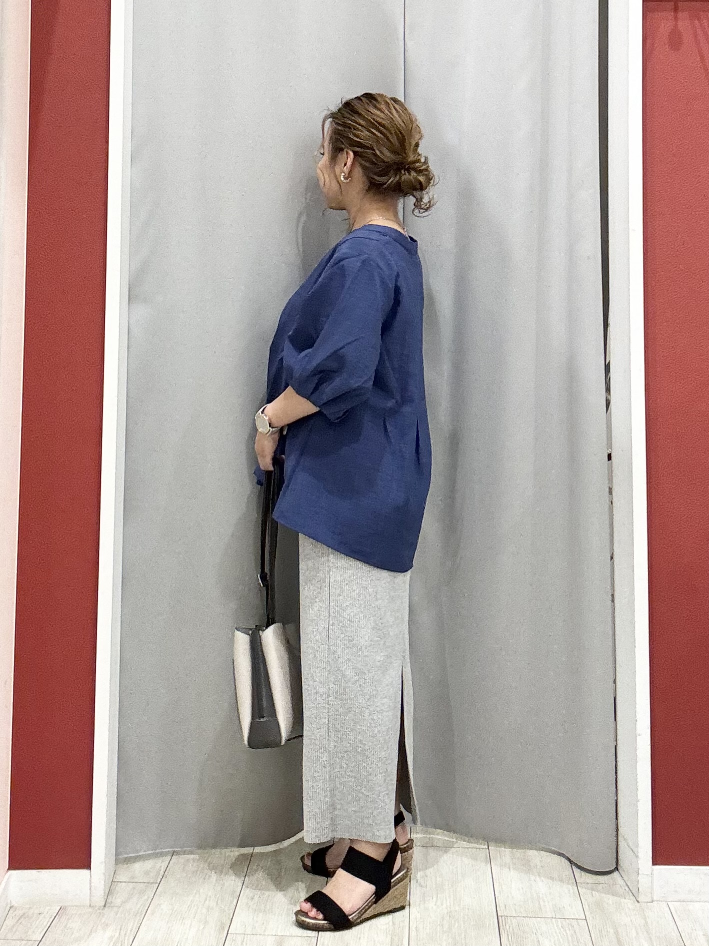 shioさんの「SHOO･LA･RUE｜【高レビュー/洗濯後しわになりにくい/インせず着られる】自然に体型カバー 麻調ペプラムブラウス」を使ったコーディネート