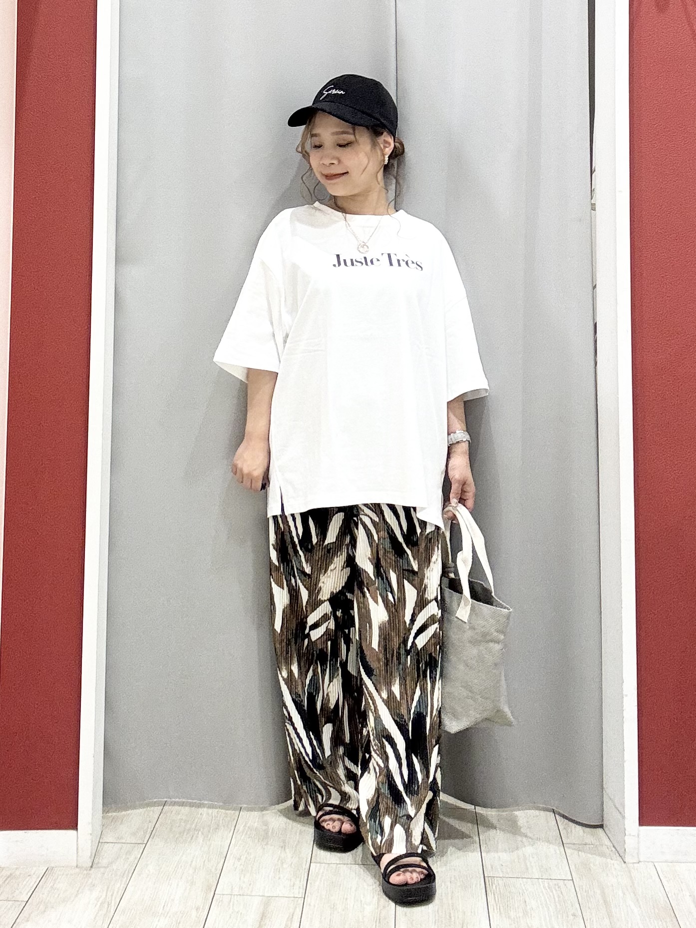 shioさんの「SHOO･LA･RUE｜【綿100％/S-LL/プチプラ】選べる3柄 プリントアソートTシャツ」を使ったコーディネート