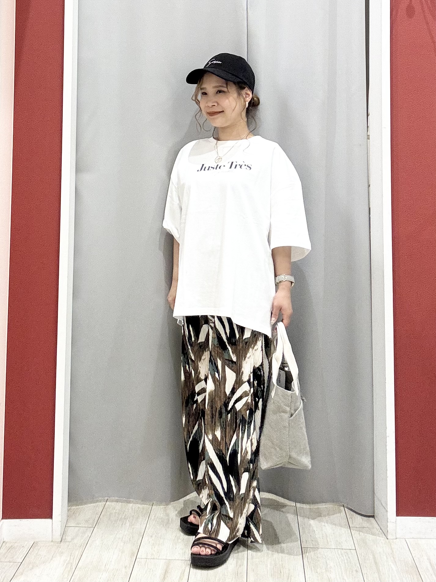 shioさんの「SHOO･LA･RUE｜【綿100％/S-LL/プチプラ】選べる3柄 プリントアソートTシャツ」を使ったコーディネート