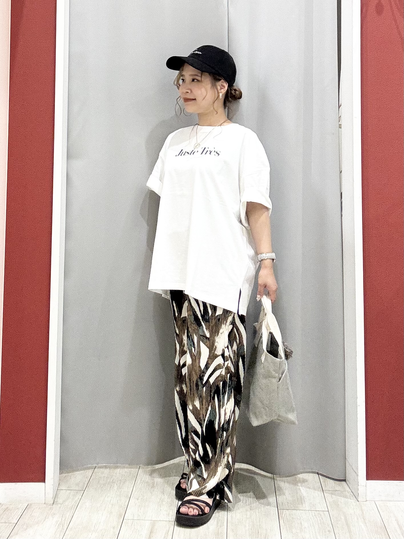shioさんの「SHOO･LA･RUE｜【綿100％/S-LL/プチプラ】選べる3柄 プリントアソートTシャツ」を使ったコーディネート