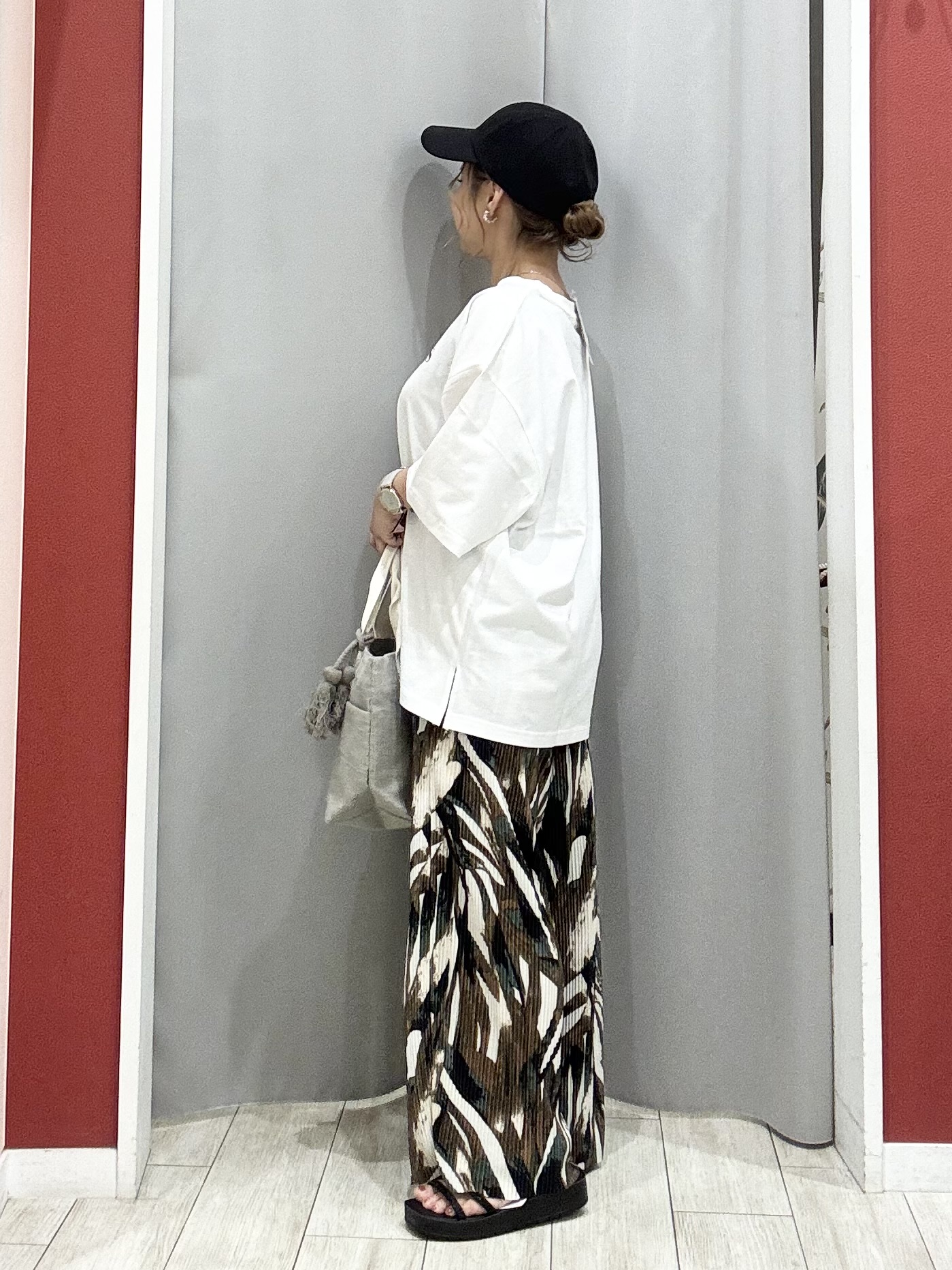 shioさんの「SHOO･LA･RUE｜【綿100％/S-LL/プチプラ】選べる3柄 プリントアソートTシャツ」を使ったコーディネート