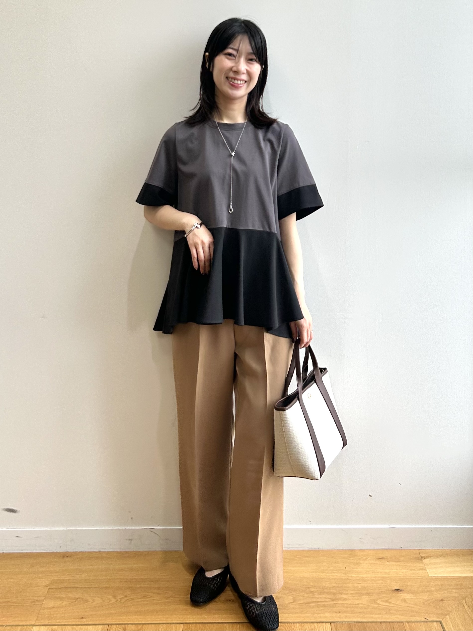 RINAさんの「OPAQUE.CLIP｜ペプラム切替ドッキングトップス」を使ったコーディネート