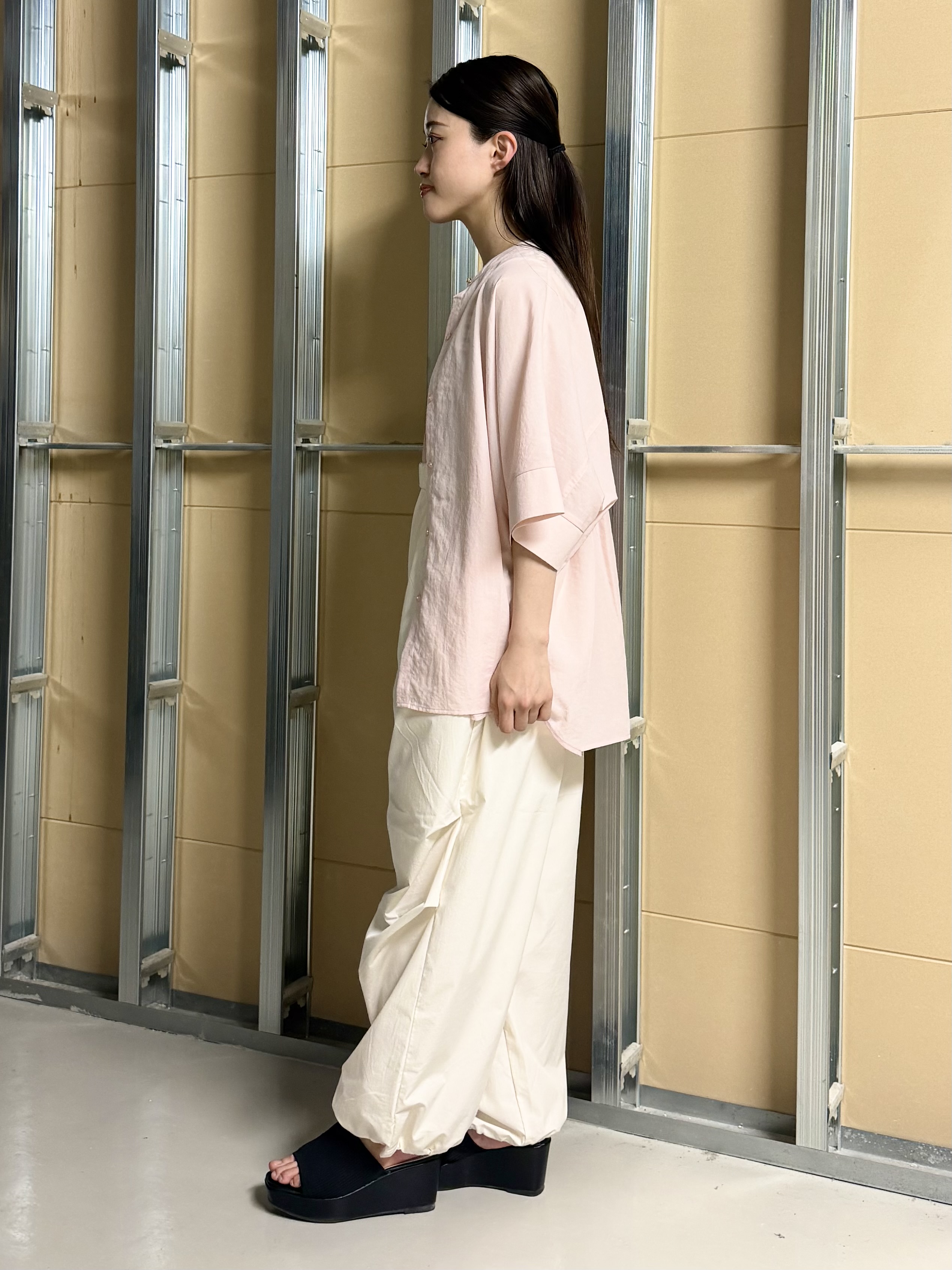 sahoさんの「THE SHOP TK｜【高レビュー/体型カバー】さらっと快適 ドルマン5分袖ブラウス」を使ったコーディネート
