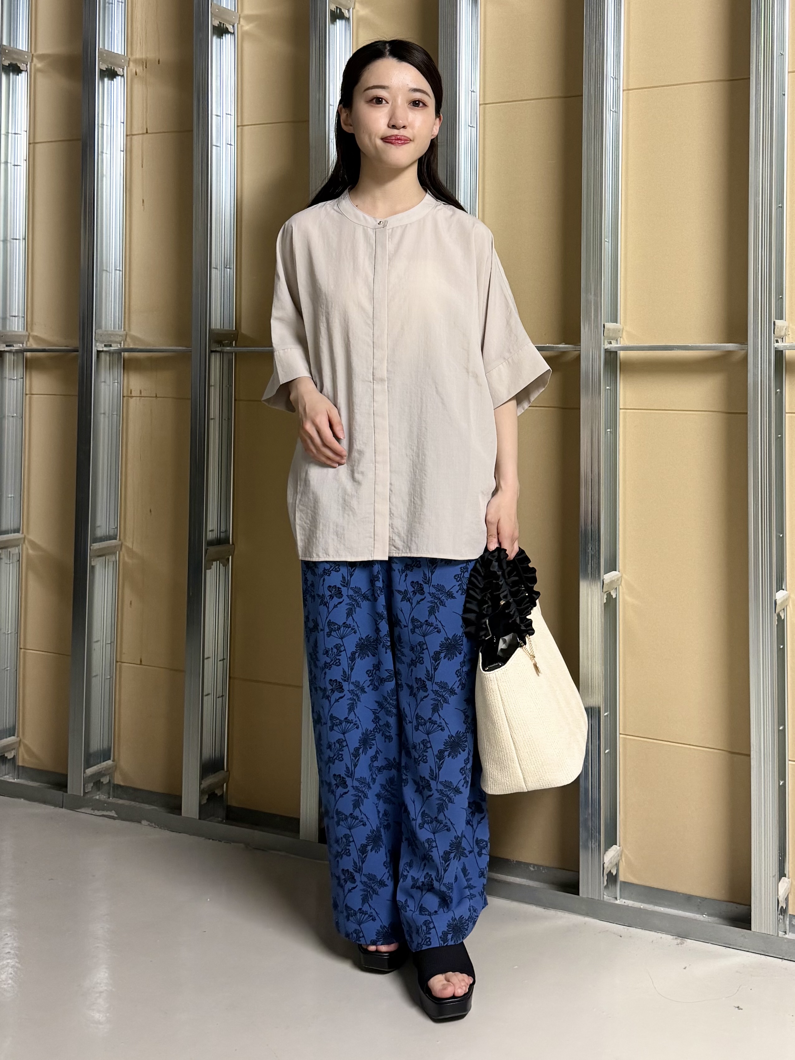 sahoさんの「THE SHOP TK｜【高レビュー/体型カバー】さらっと快適 ドルマン5分袖ブラウス」を使ったコーディネート