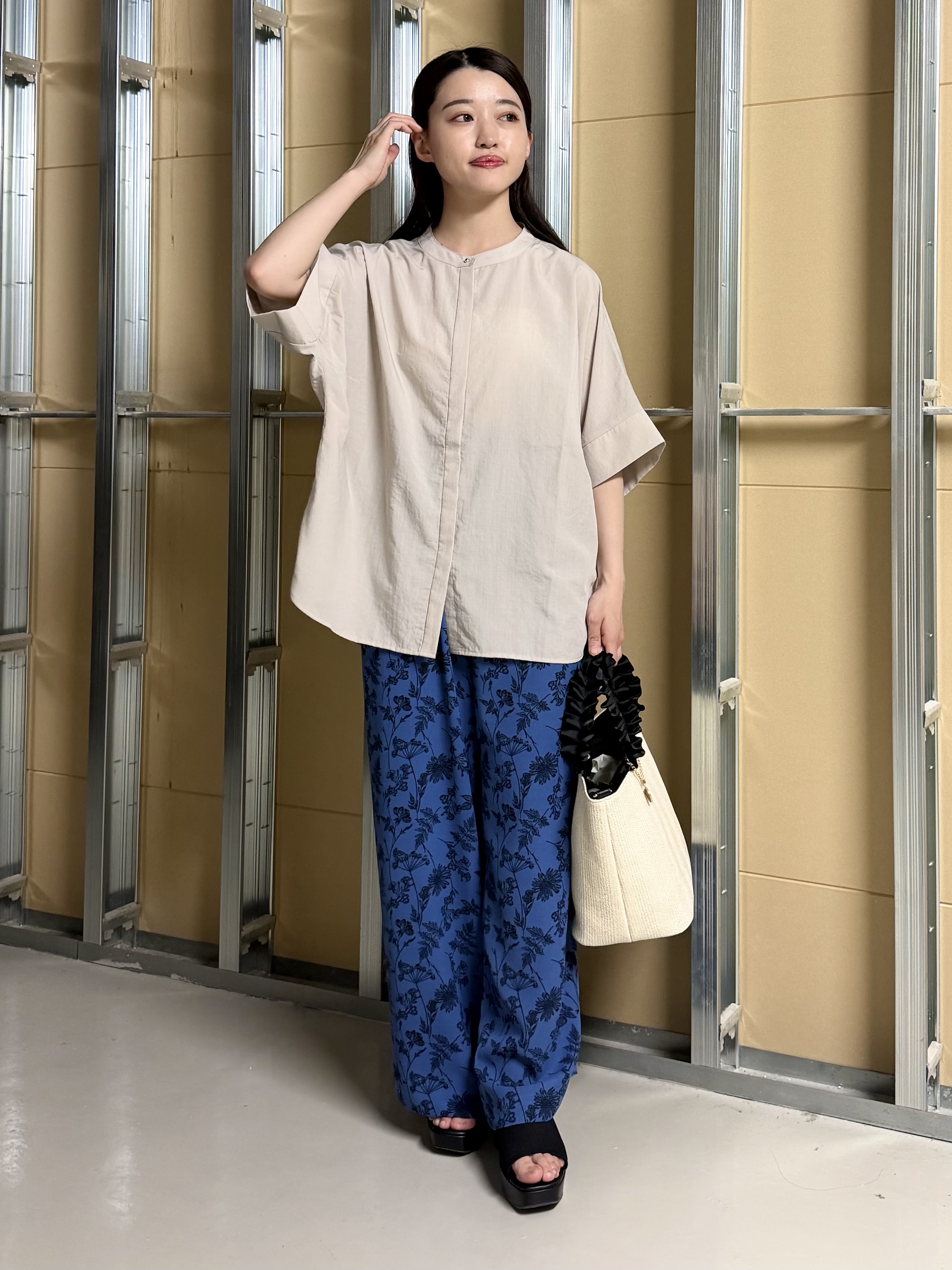 sahoさんの「THE SHOP TK｜【高レビュー/体型カバー】さらっと快適 ドルマン5分袖ブラウス」を使ったコーディネート