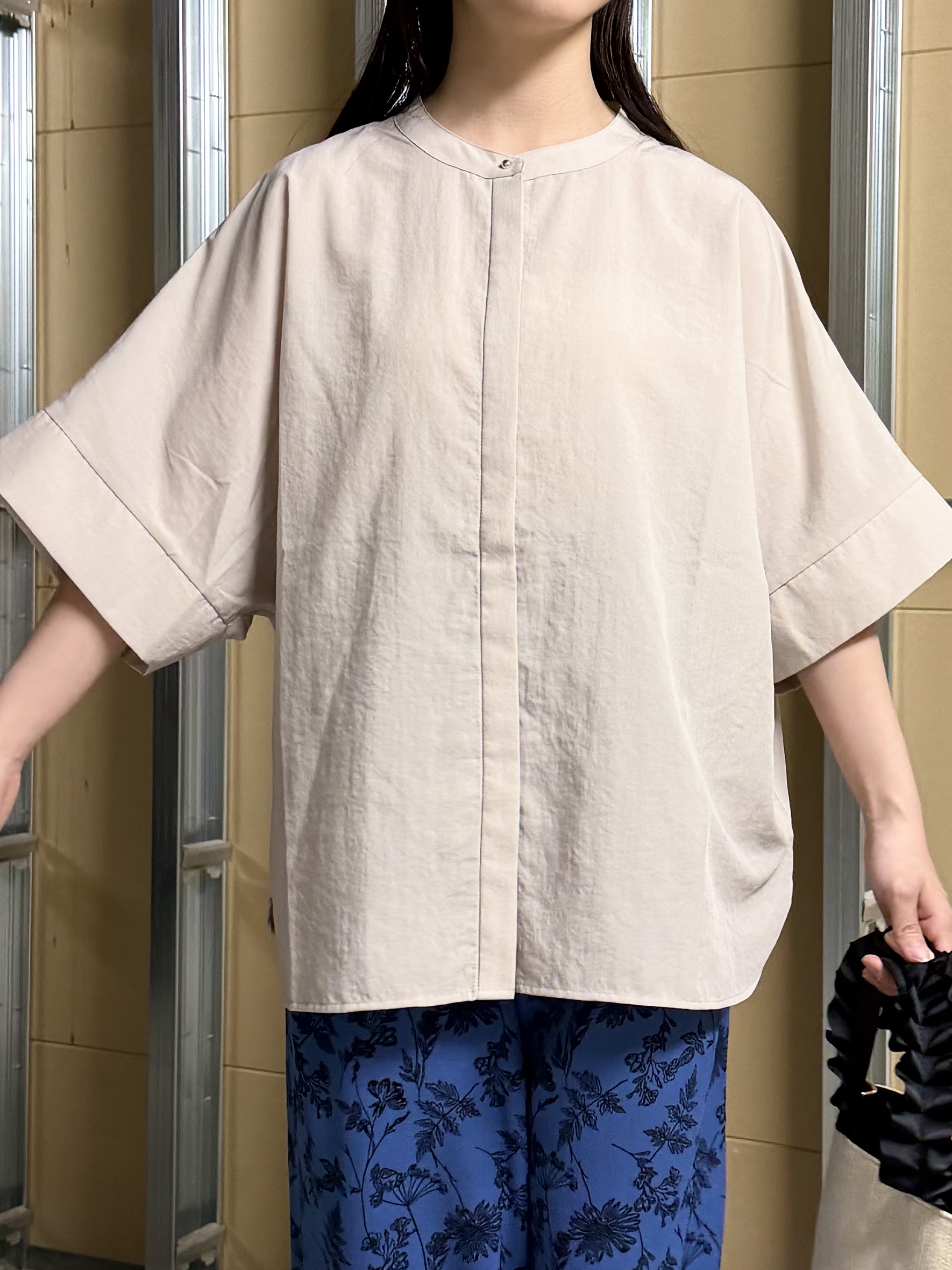 sahoさんの「THE SHOP TK｜【高レビュー/体型カバー】さらっと快適 ドルマン5分袖ブラウス」を使ったコーディネート