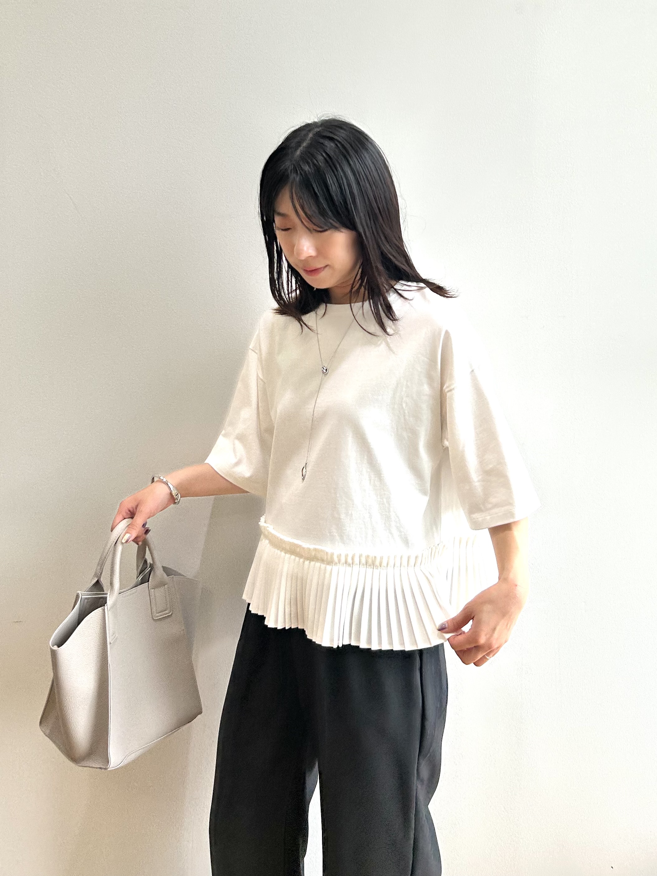 RINAさんの「OPAQUE.CLIP｜プリーツデザインドッキングトップス」を使ったコーディネート