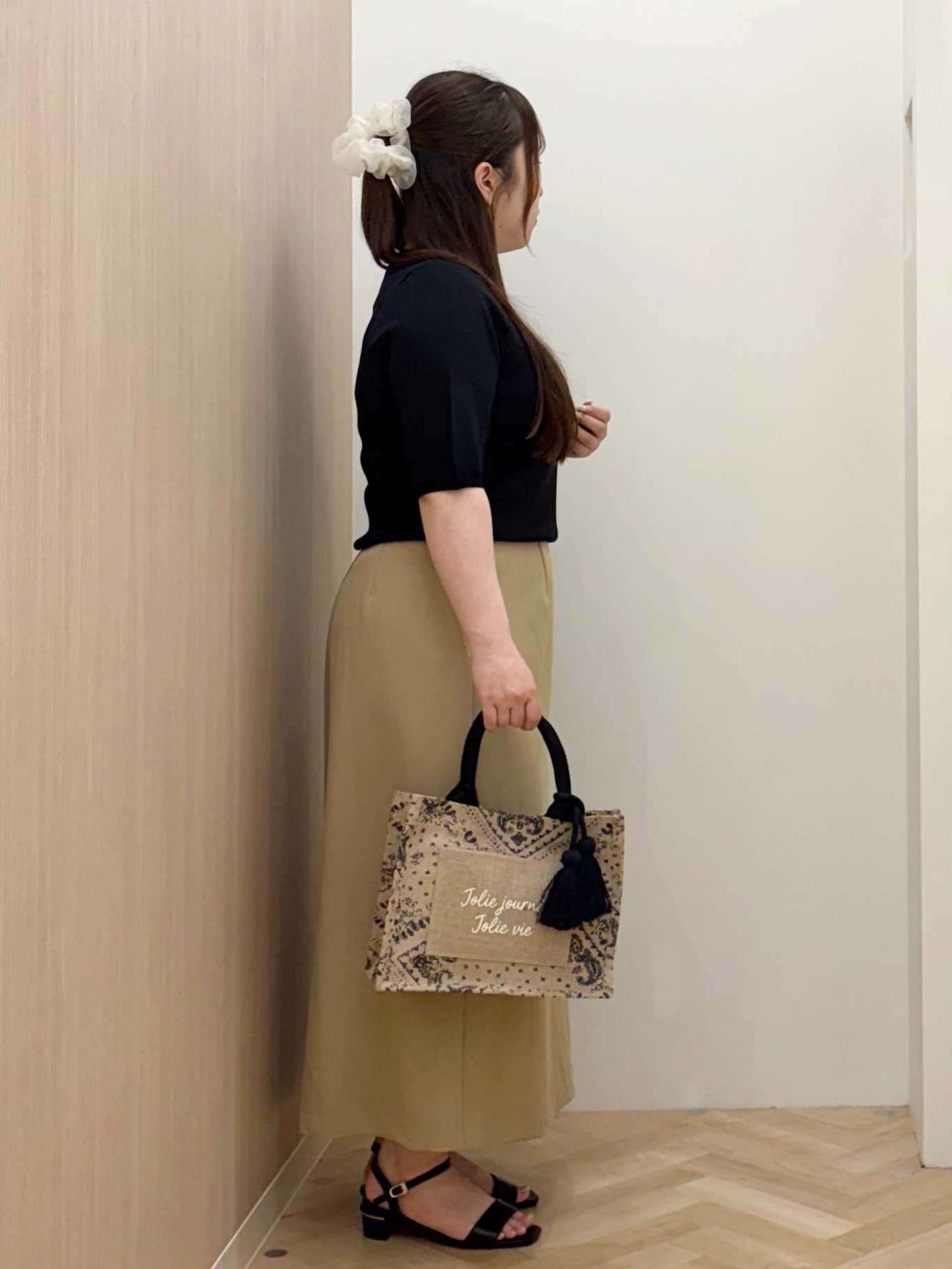 akariさんの「grove｜【シリーズ累計36万枚/UVカット・ひんやり・洗濯機OK】やわらかドライタッチ 五分袖クルーネックニ」を使ったコーディネート