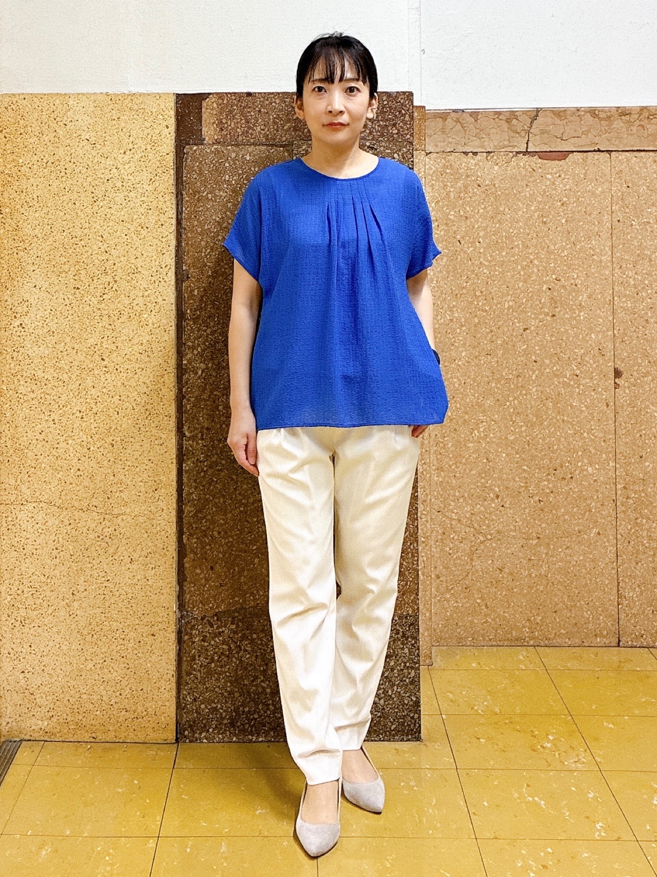 hattoriさんの「INDIVI｜【洗える】無地＆チェーン柄 ギャザートップス」を使ったコーディネート