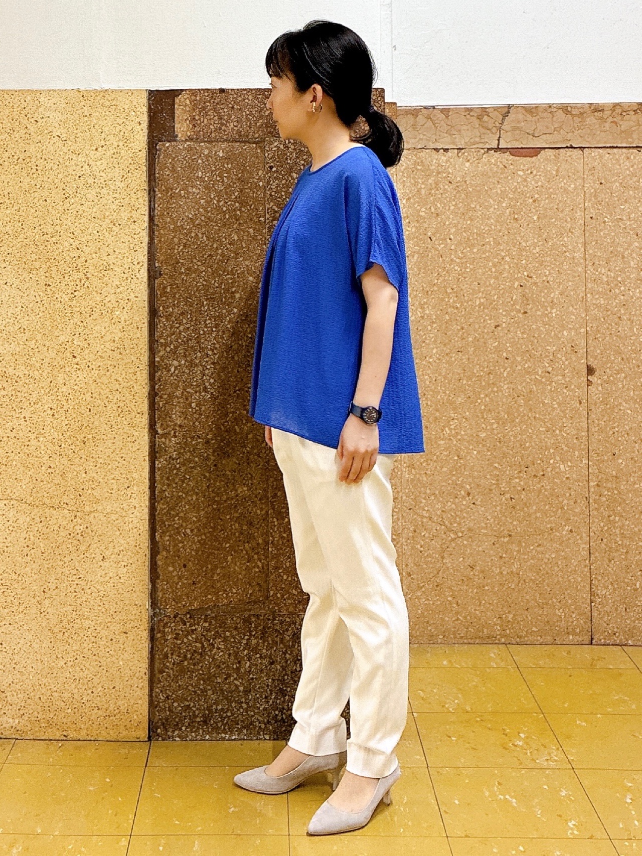 hattoriさんの「INDIVI｜【洗える】無地＆チェーン柄 ギャザートップス」を使ったコーディネート
