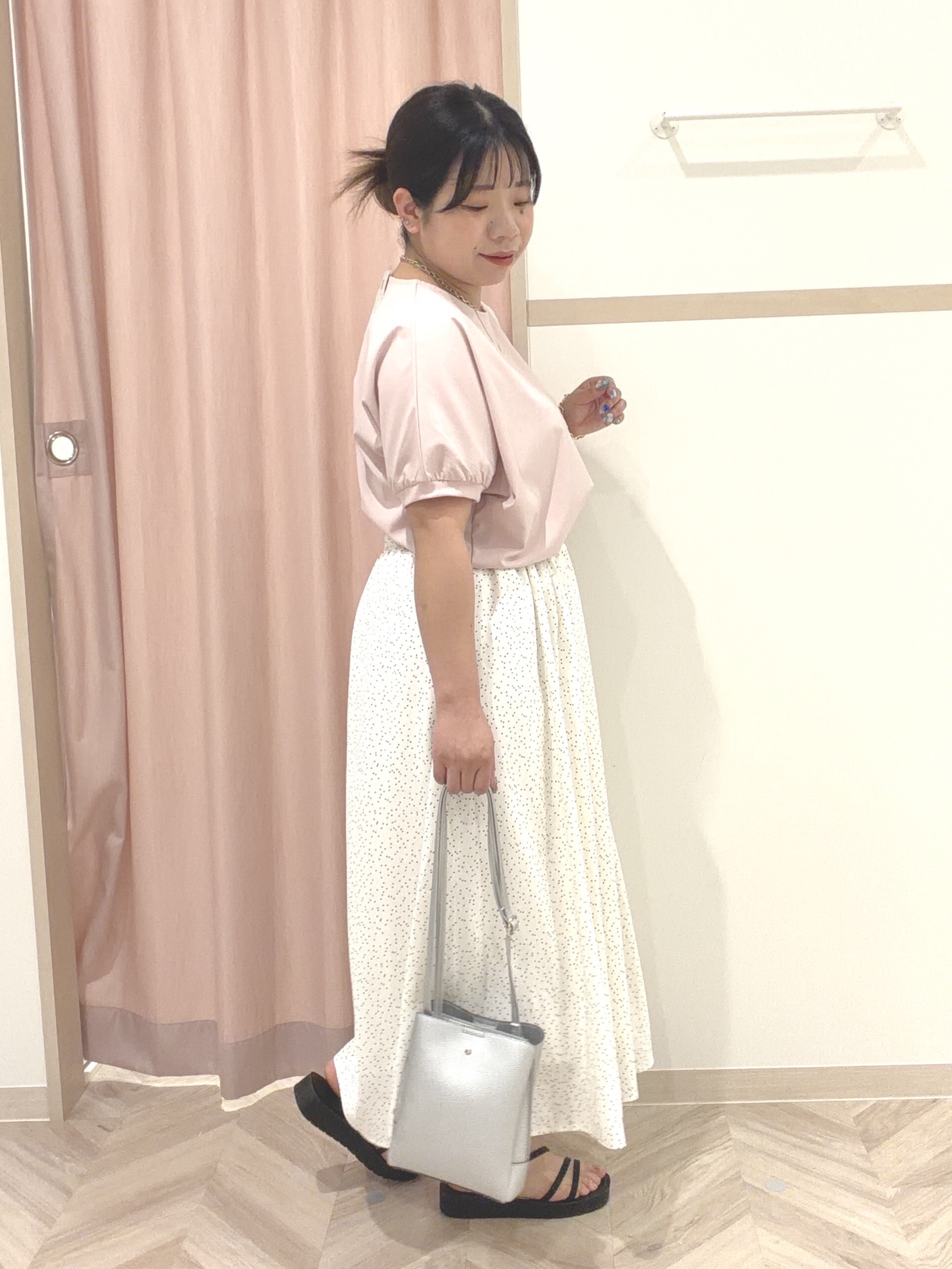 まちゃんなちゃんさんの「SHOO･LA･RUE｜【ひんやり/洗濯後しわになりにくい】インせず着られる さらっとタッチのドルマンブラウス」を使ったコーディネート
