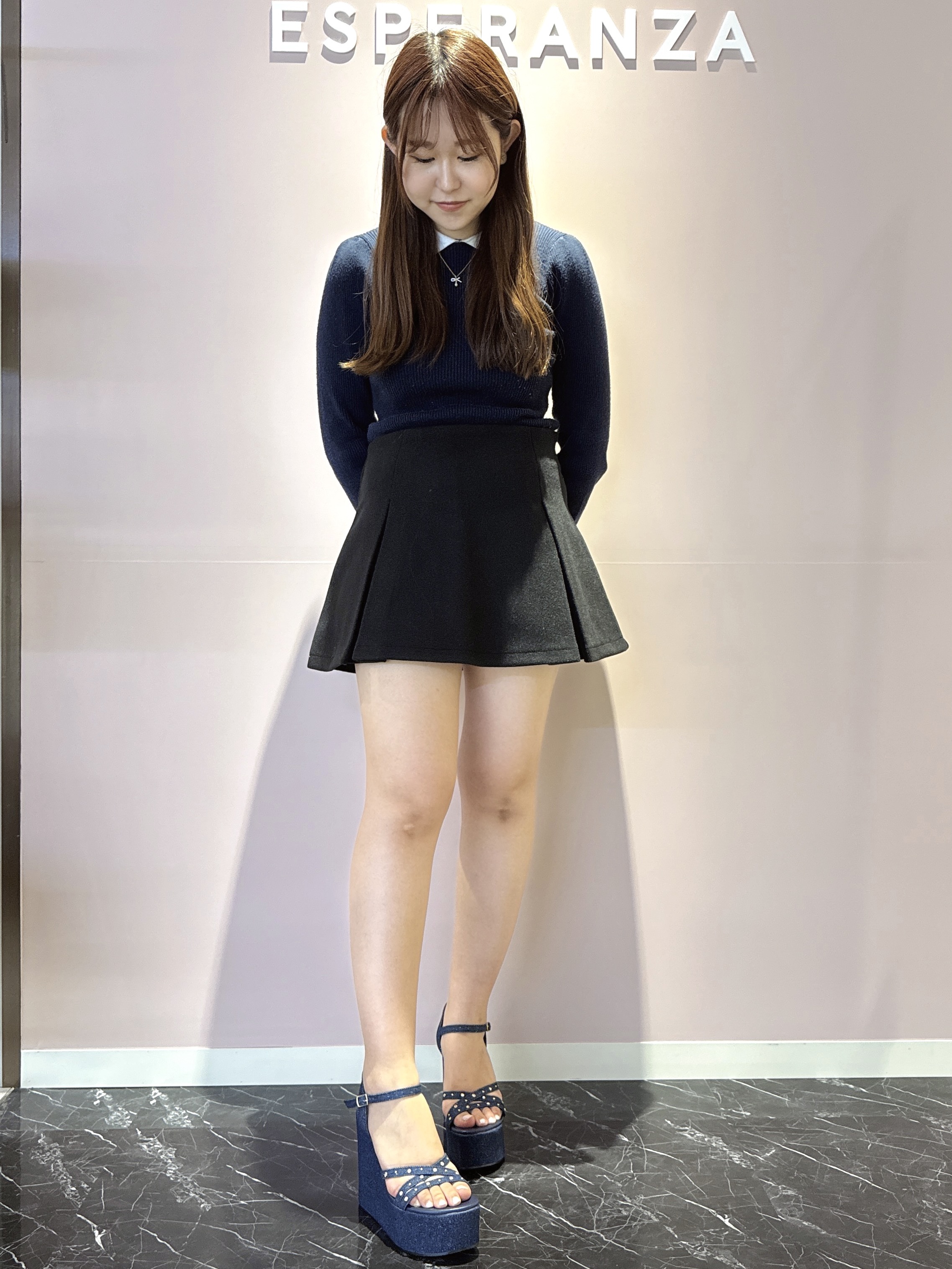 neinaさんの「ESPERANZA｜ビジュースタッズウェッジサンダル」を使ったコーディネート