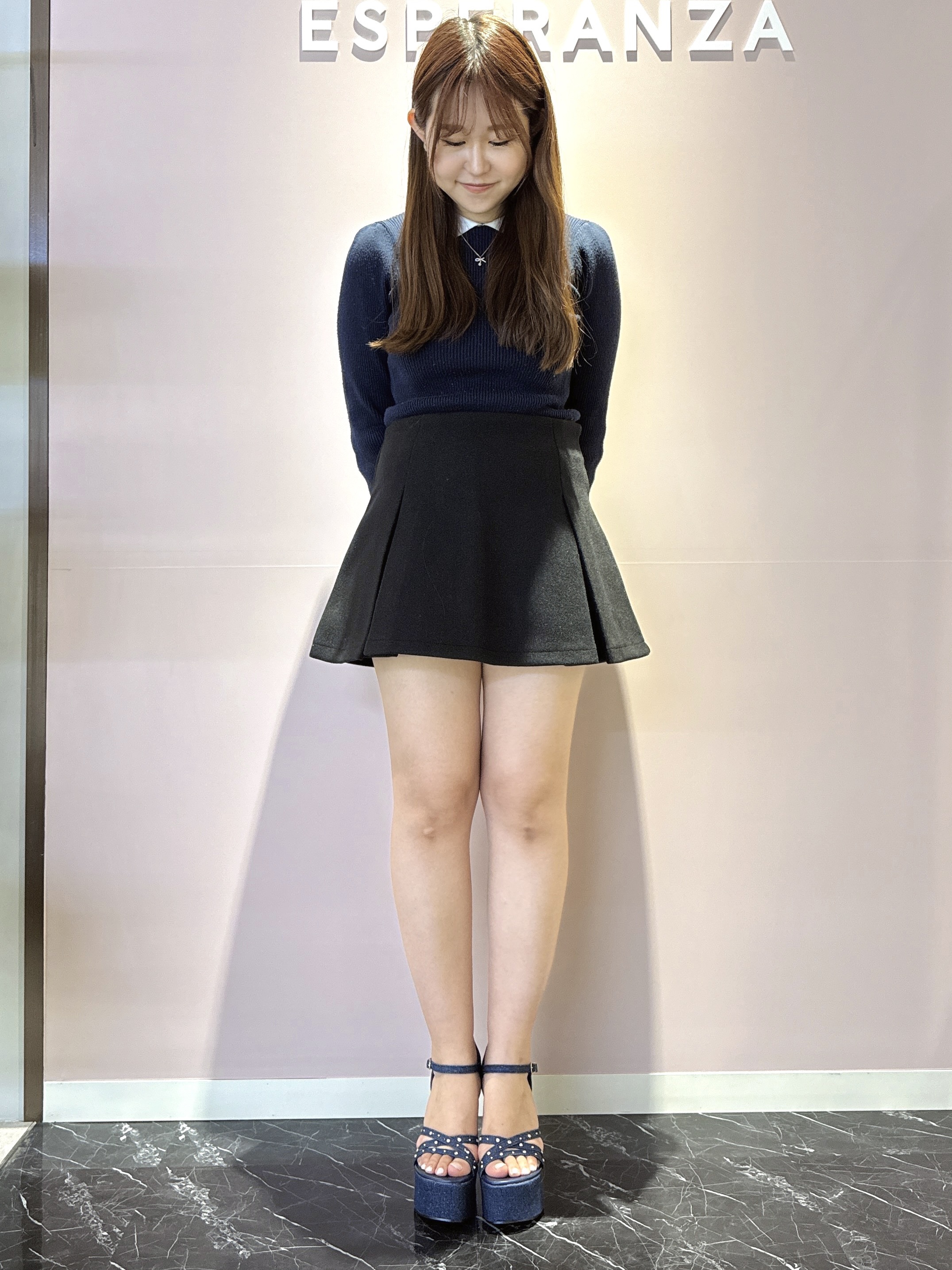 neinaさんの「ESPERANZA｜ビジュースタッズウェッジサンダル」を使ったコーディネート