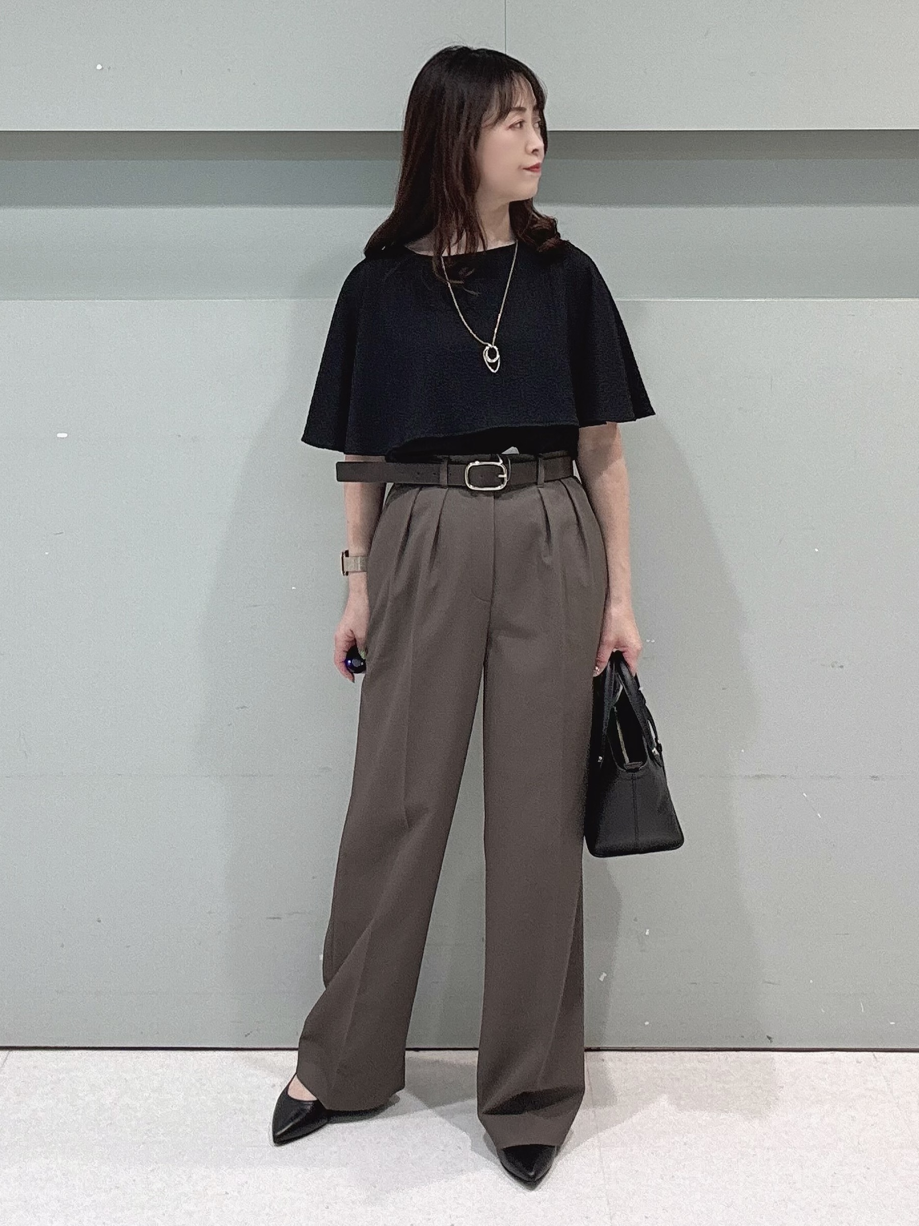 makiさんの「UNTITLED｜【洗える/ストレッチ性/フェミニン】ケープデザインブラウス」を使ったコーディネート