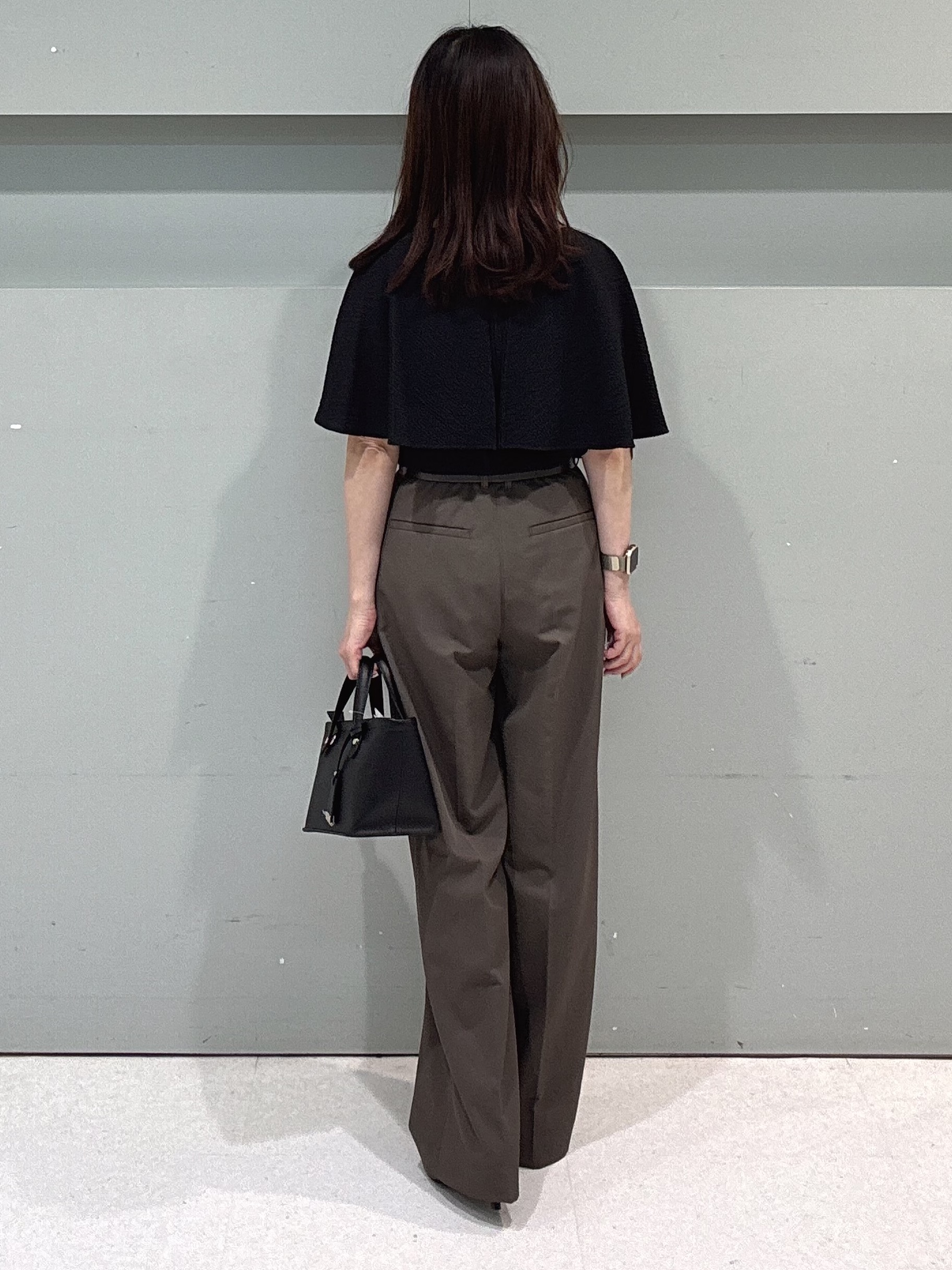 makiさんの「UNTITLED｜【洗える/ストレッチ性/フェミニン】ケープデザインブラウス」を使ったコーディネート