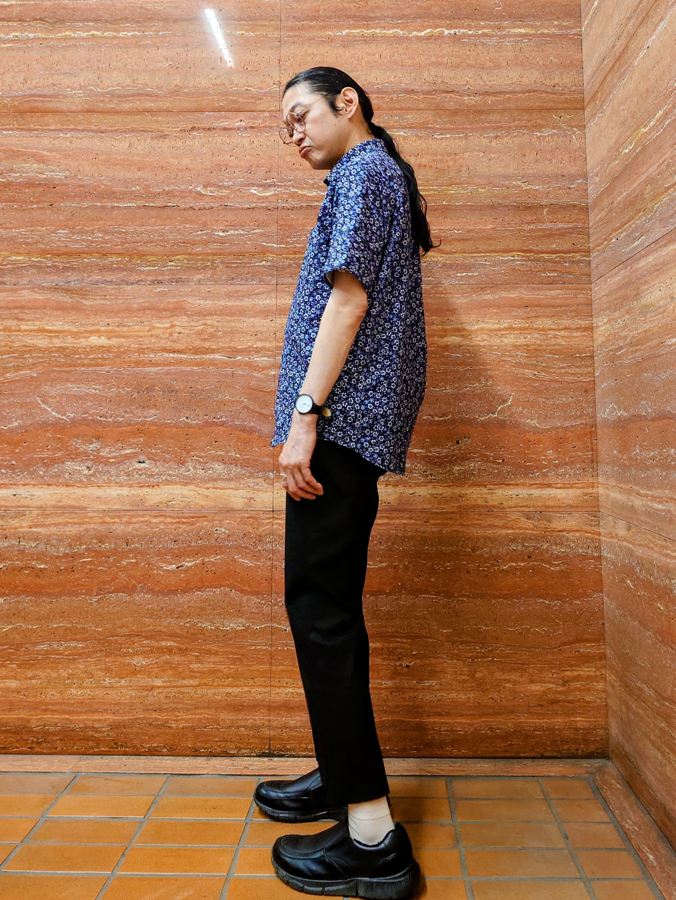 かしげるさんの「TAKEO KIKUCHI｜リップル小花シャツ」を使ったコーディネート