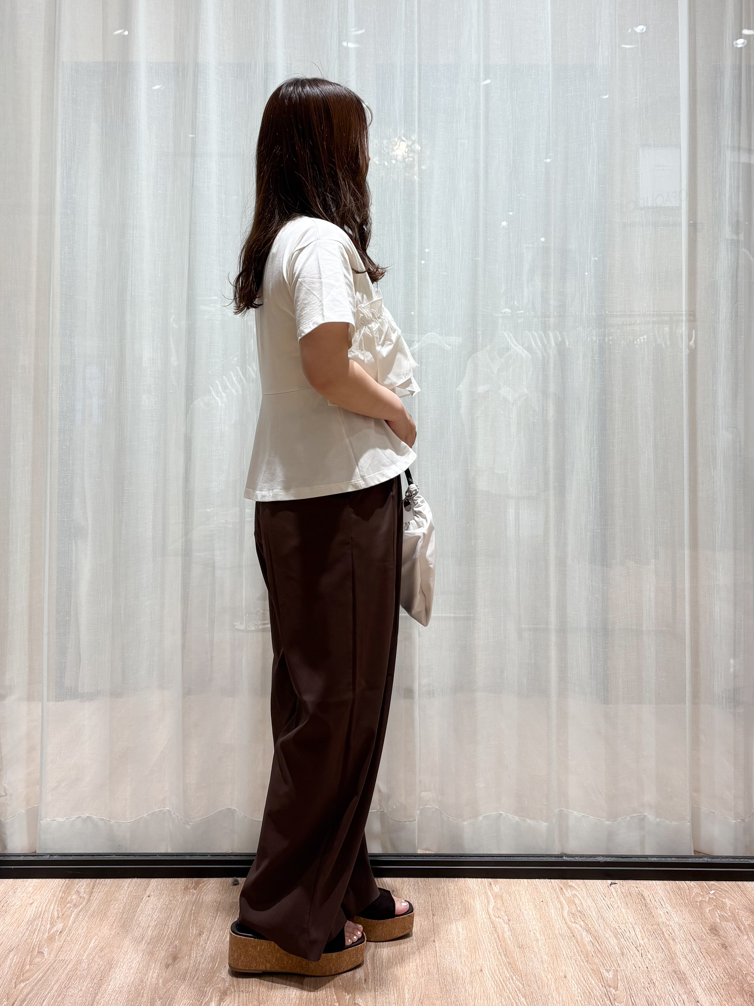 かなさんの「OPAQUE.CLIP｜【接触冷感】アシメフリルドッキングカットソー《洗濯機OK》」を使ったコーディネート