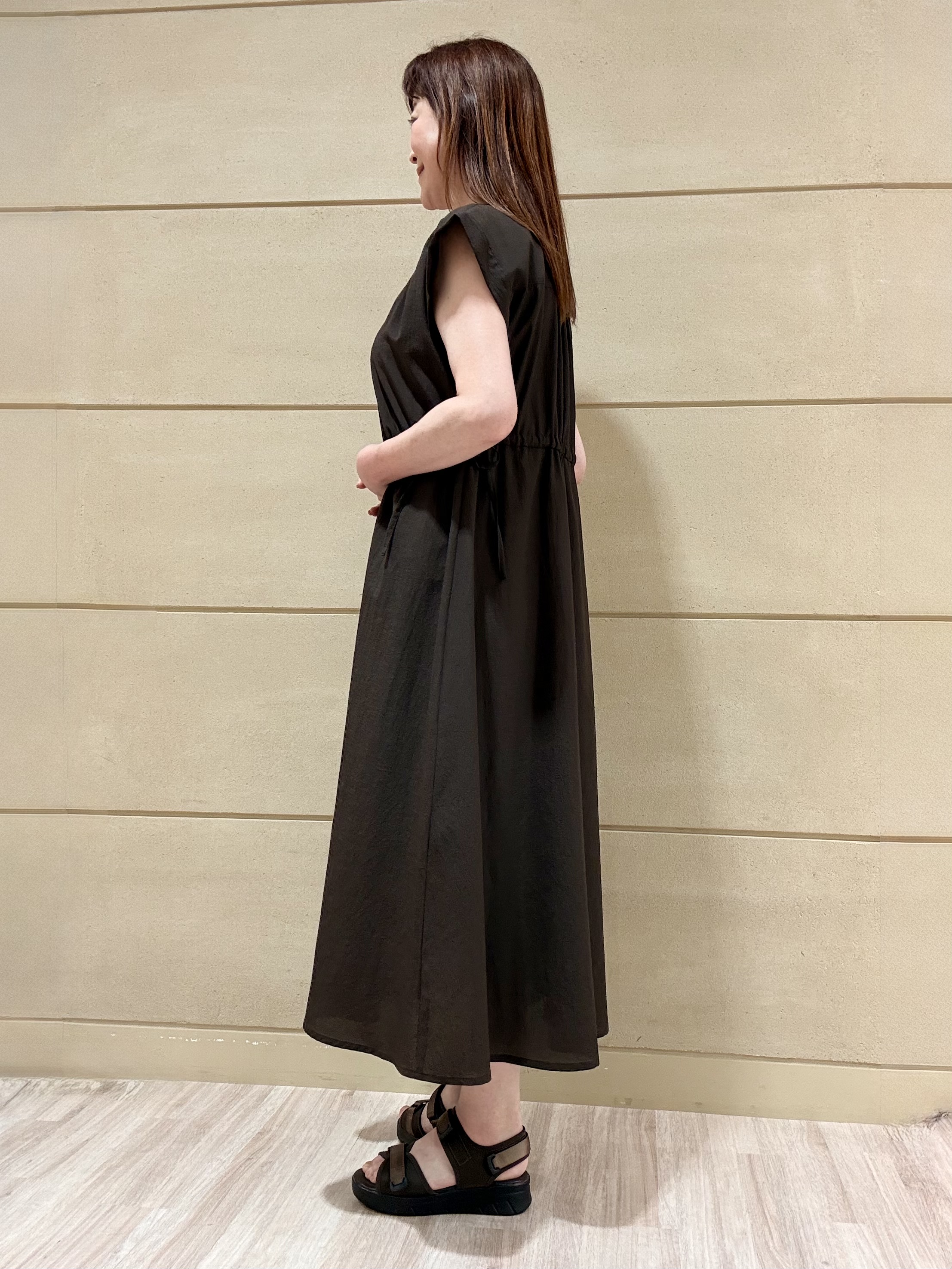 Marさんの「Reflect｜【通気性あり／涼しい／マシンウォッシャブル】フロントボタンワンピース」を使ったコーディネート
