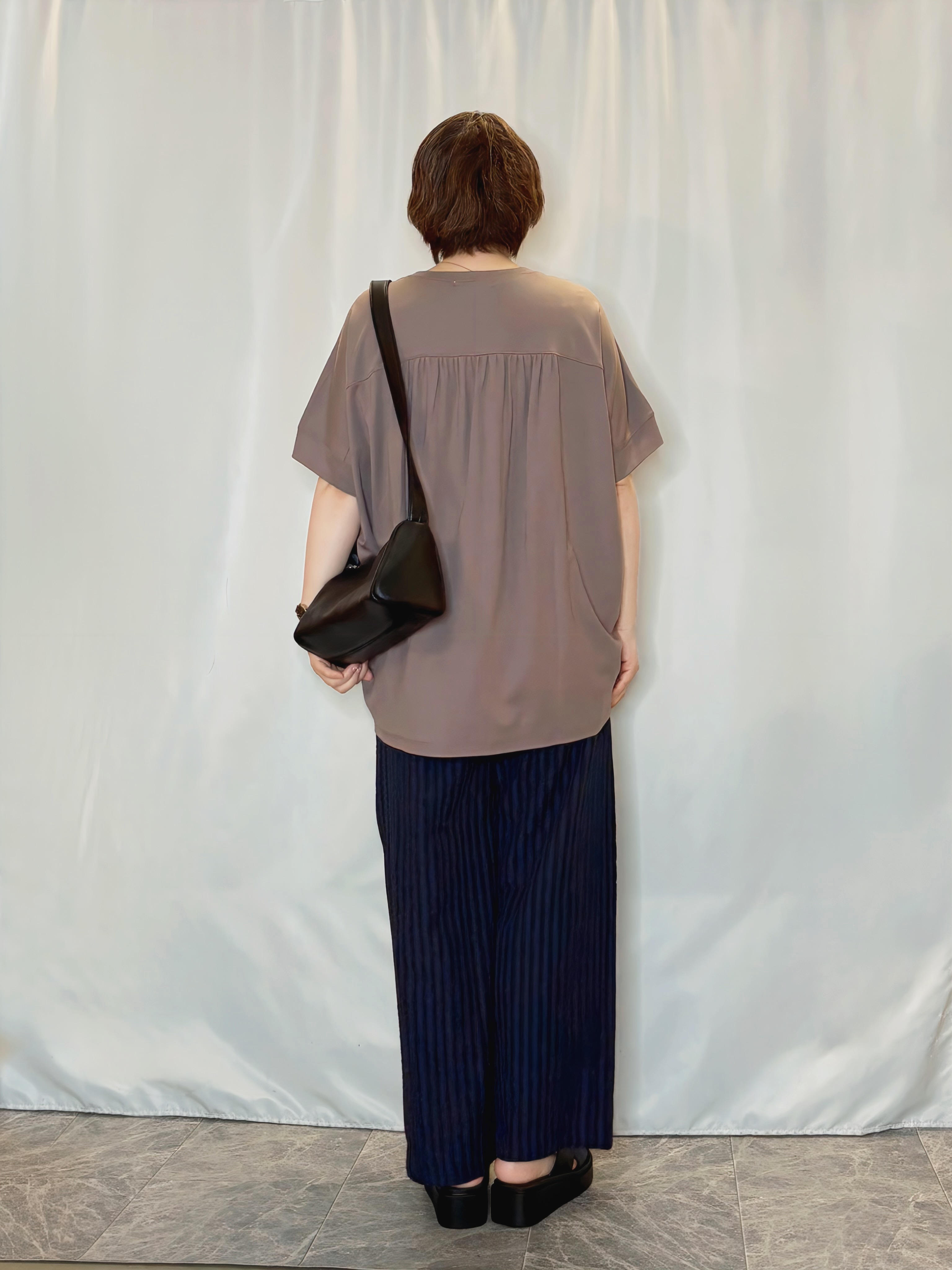 たみさんの「SHOO･LA･RUE｜【ひんやり/UV/S-LL/体型カバー】バックギャザーでこなれ見え ひやとろドルマンTシャツ」を使ったコーディネート
