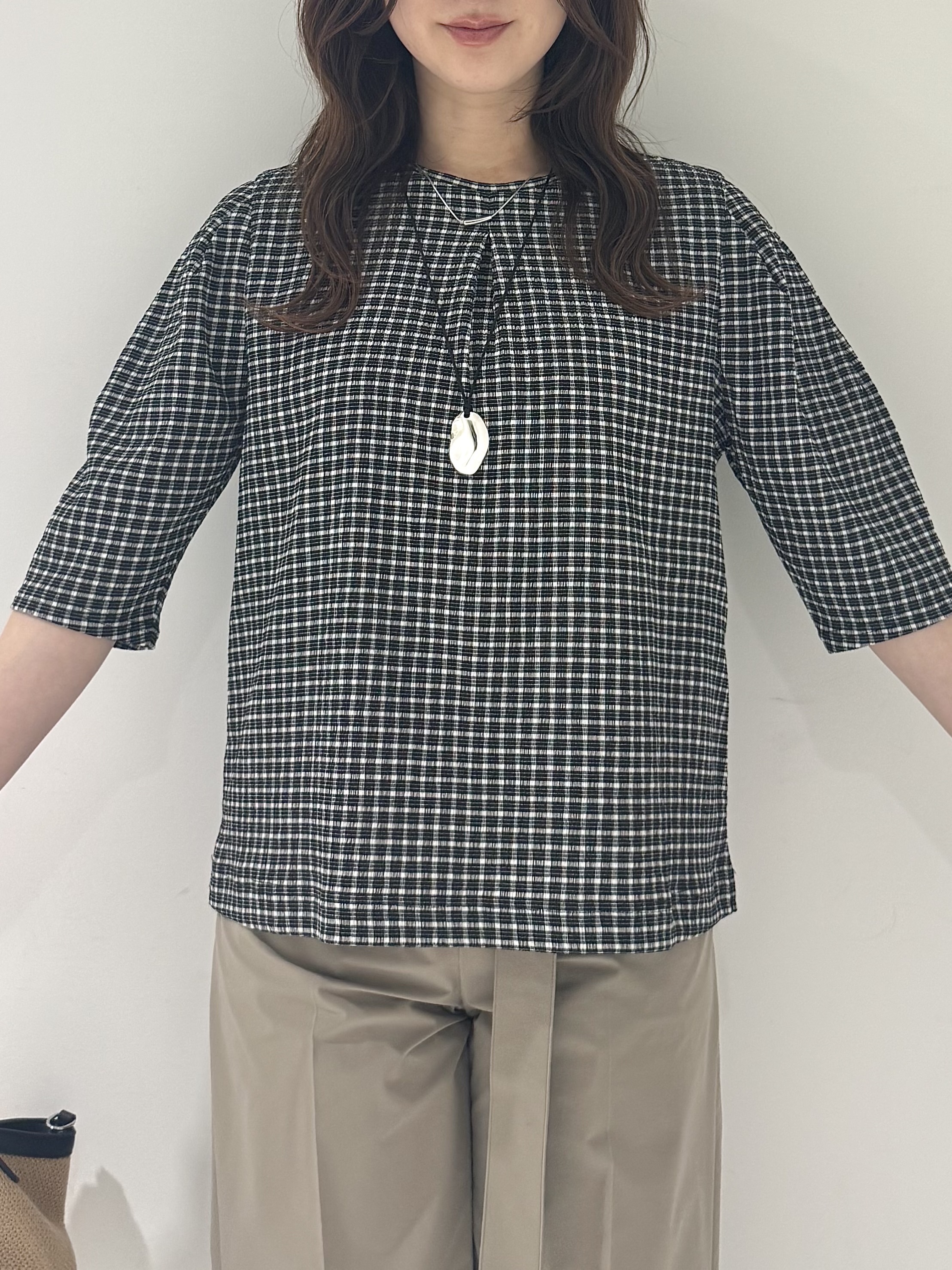 そんさんの「INDIVI｜【UVケア／吸汗速乾】チェック柄タックボリュームスリーブトップス」を使ったコーディネート