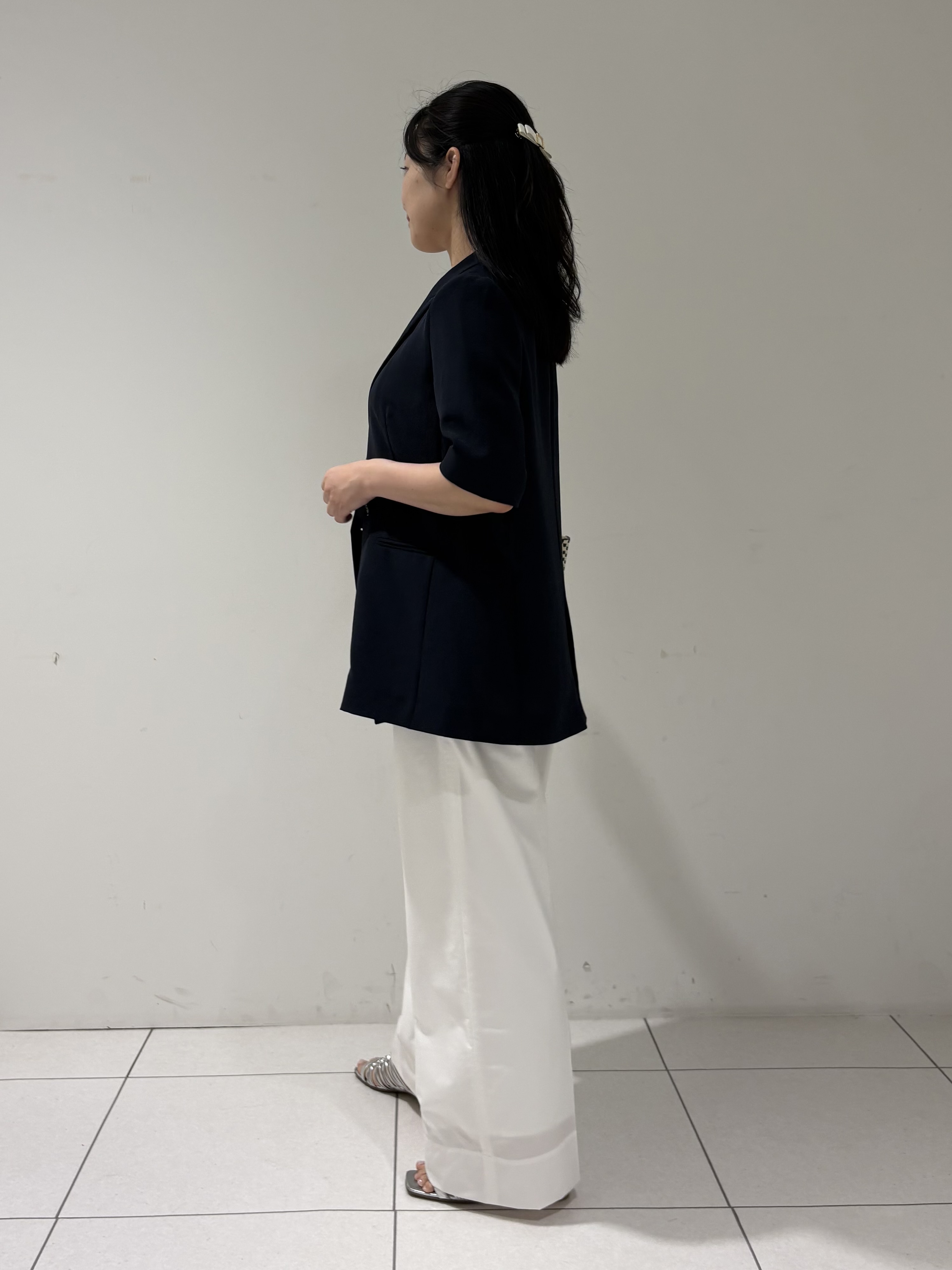 momokoさんの「INDIVI｜【着る日傘】ハーフスリーブダブルジャケット」を使ったコーディネート