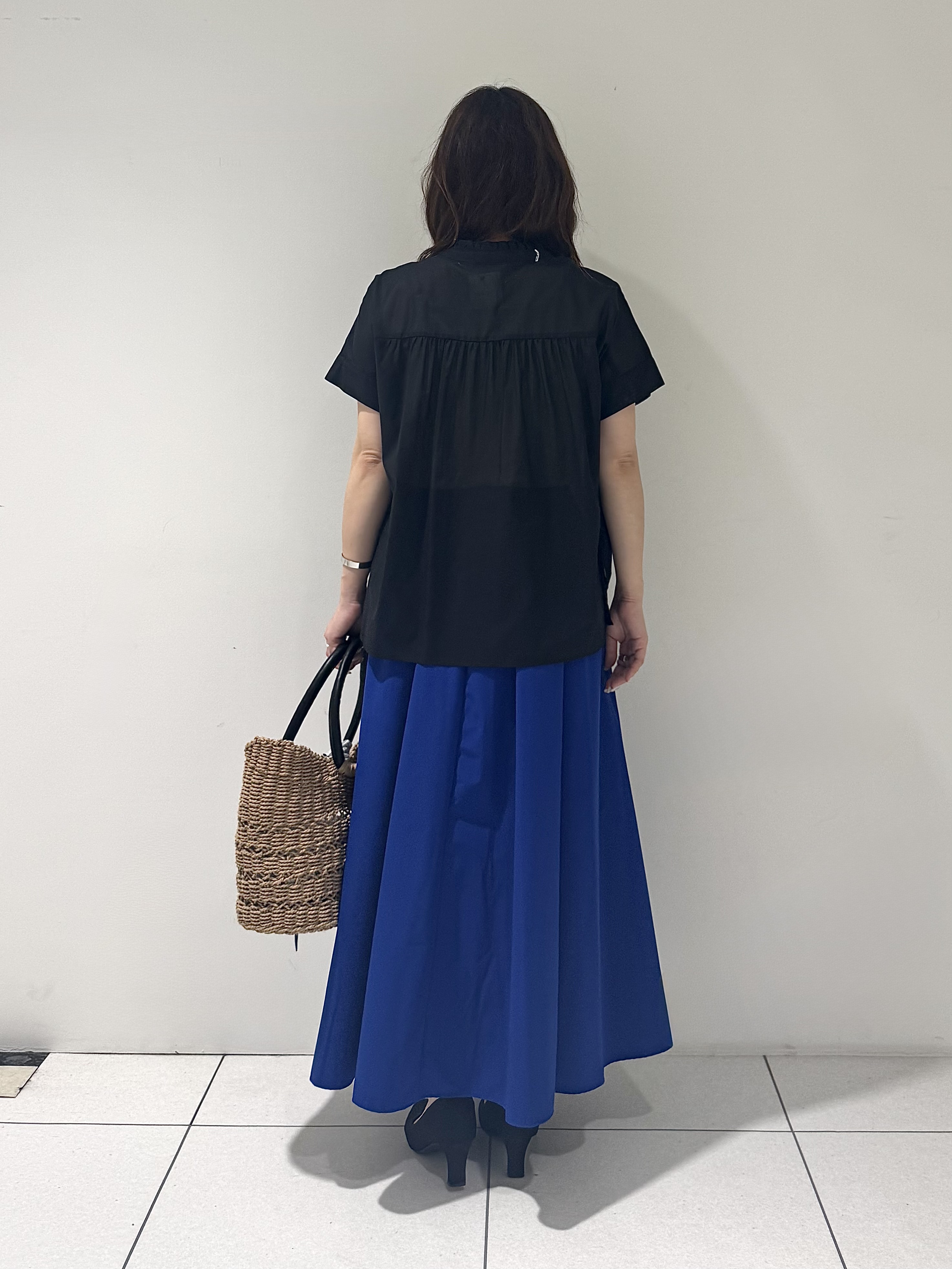 そんさんの「INDIVI｜【洗える／軽やか】フリル衿ギャザーブラウス」を使ったコーディネート