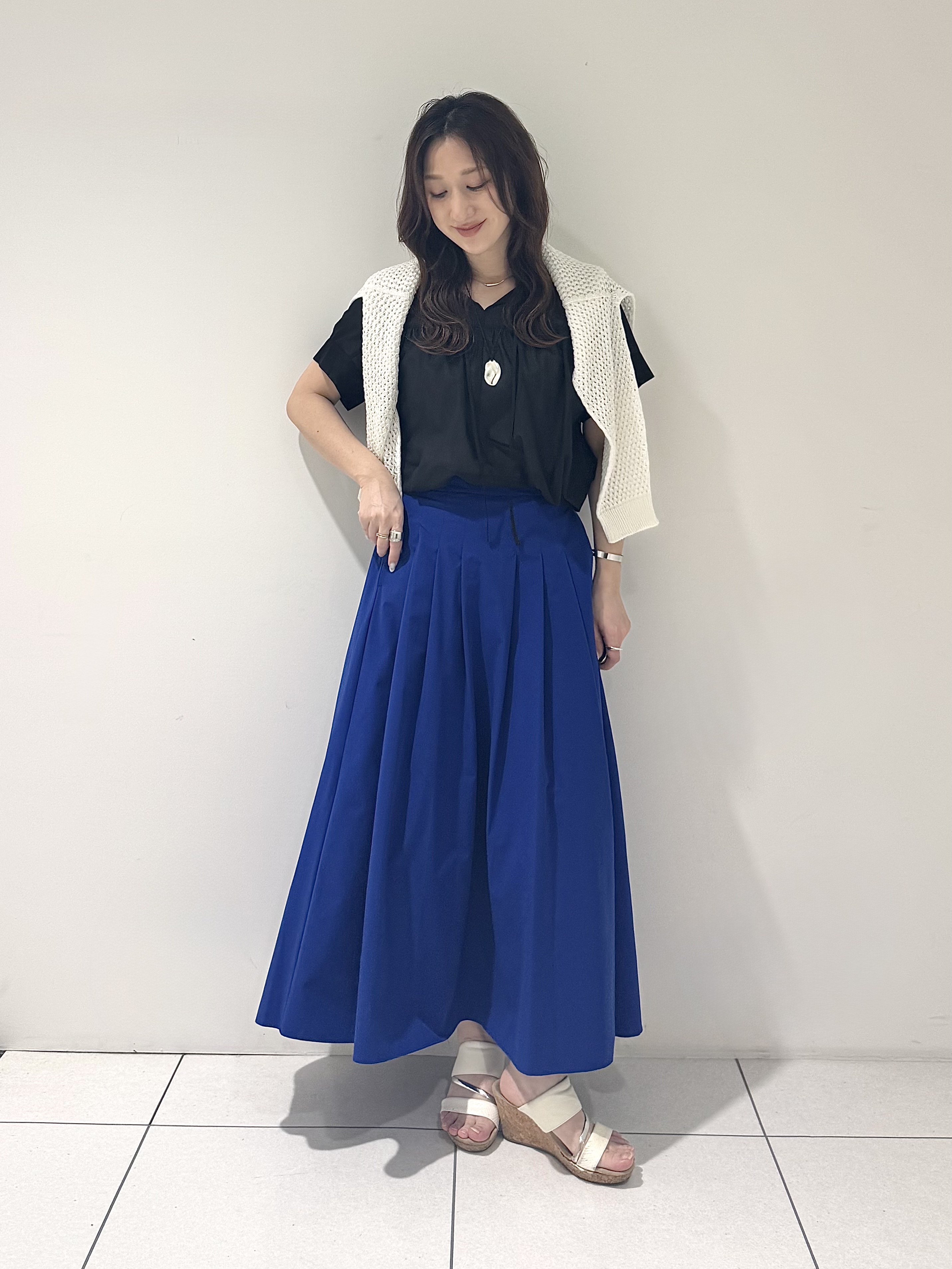 そんさんの「INDIVI｜【洗える／コットン】メッシュジップニットカーディガン」を使ったコーディネート
