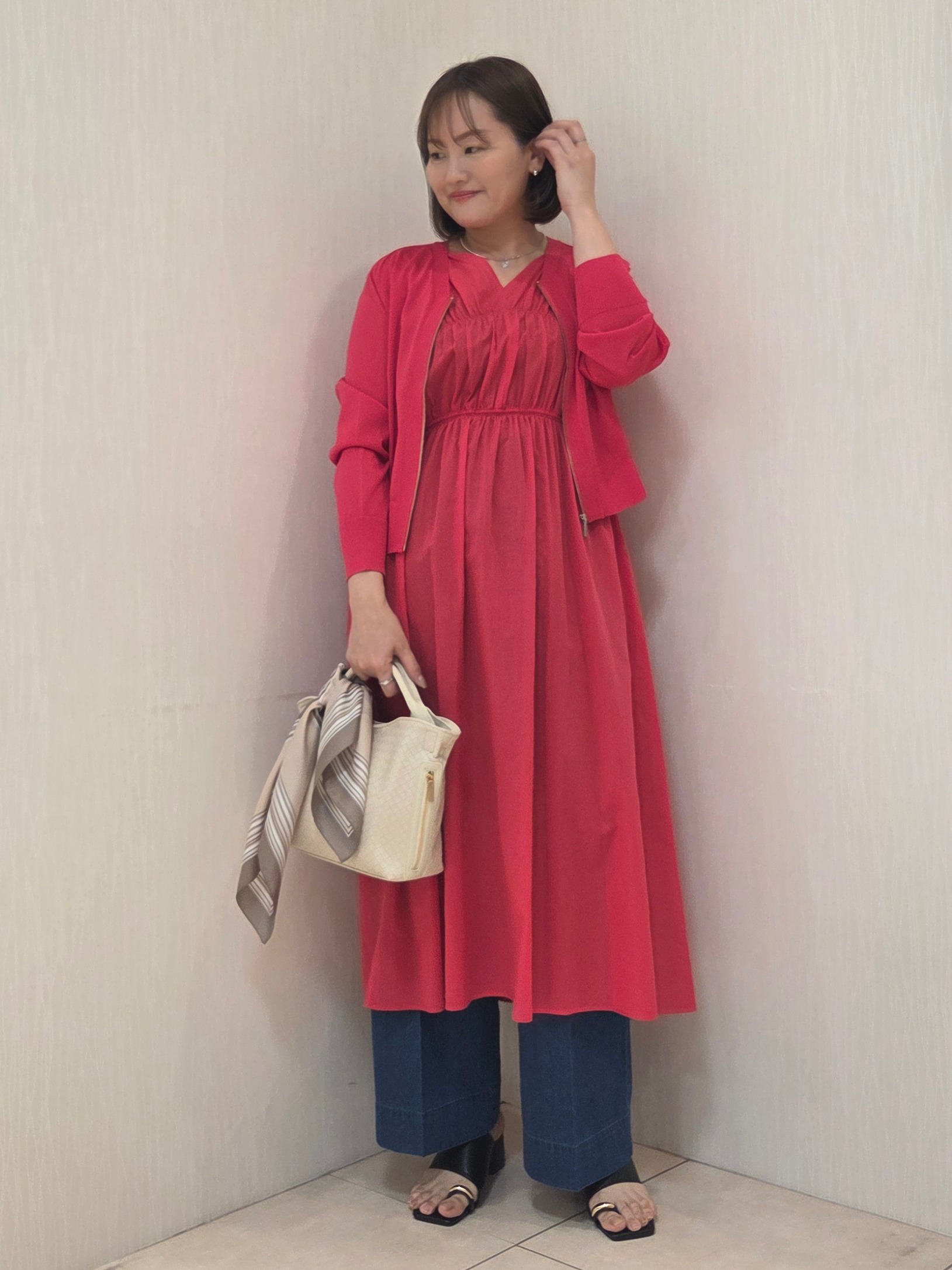 naokoさんの「UNTITLED｜【アンサンブル可/日除け・冷房対策】シアーレーヨンZIPカーディガン」を使ったコーディネート